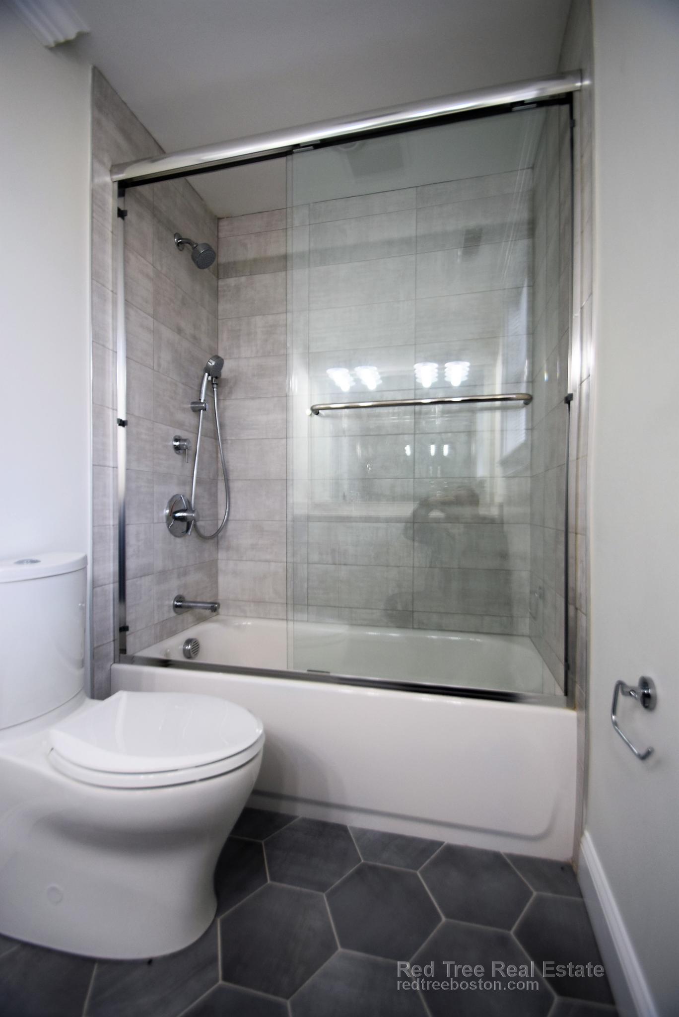 490 Washington St, Brighton