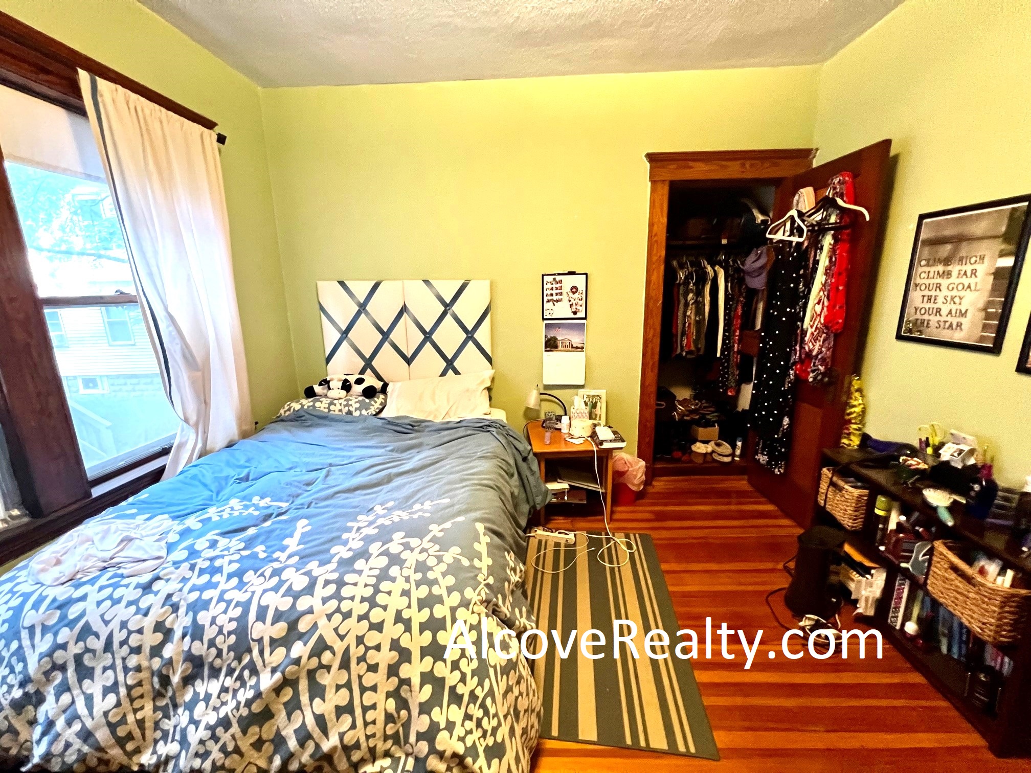 11 Leonard St, West Somerville