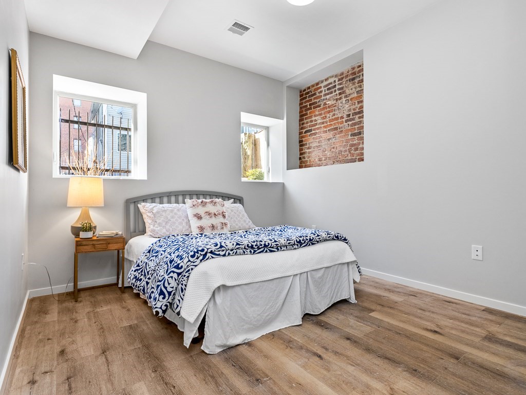 178 Elm St, Cambridgeport