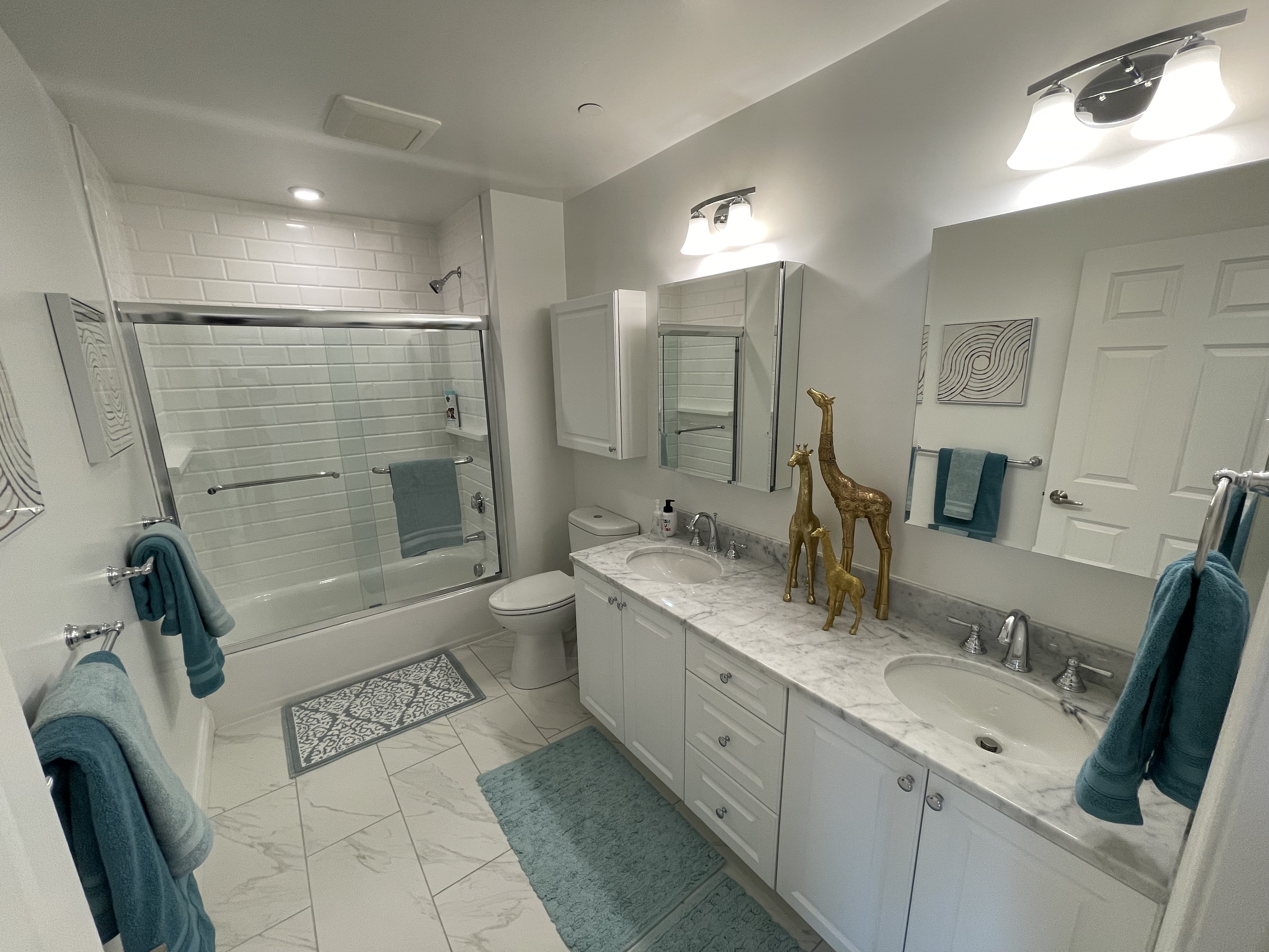 10 Thornton Rd, Chestnut Hill