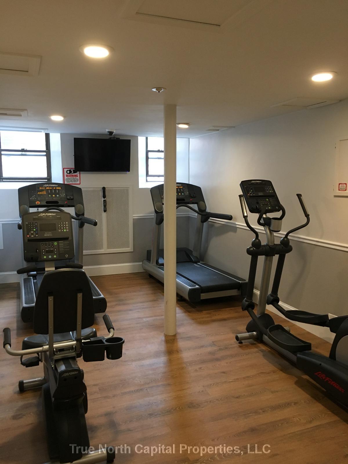 383 Broadway, Ten Hills