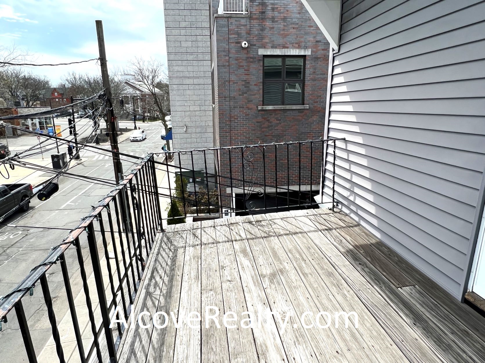 10 Cutter Ave, Davis Square