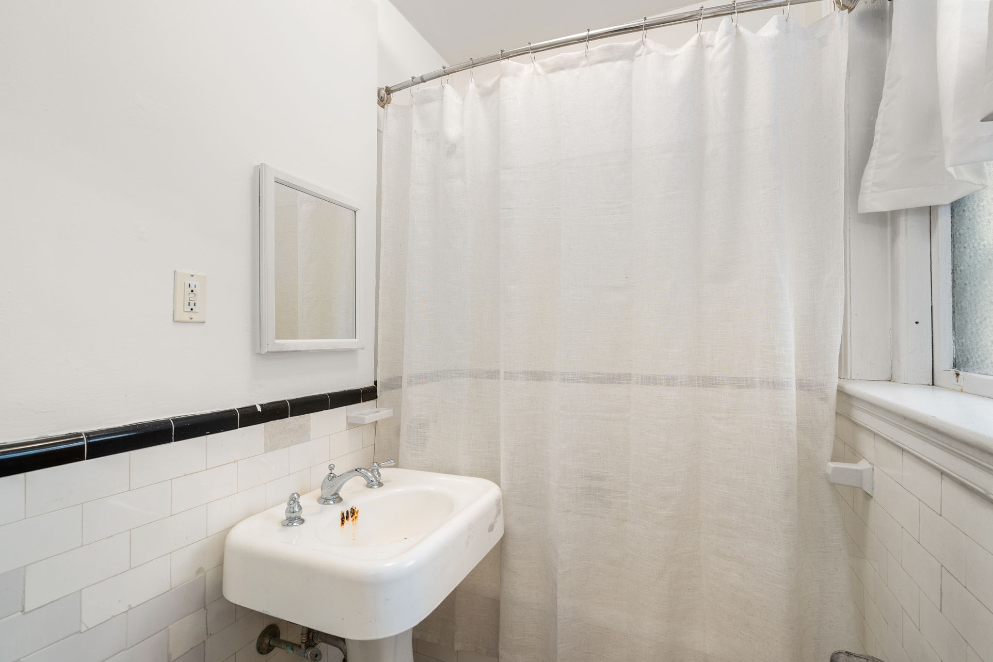 249 Chestnut Hill Ave, Brighton