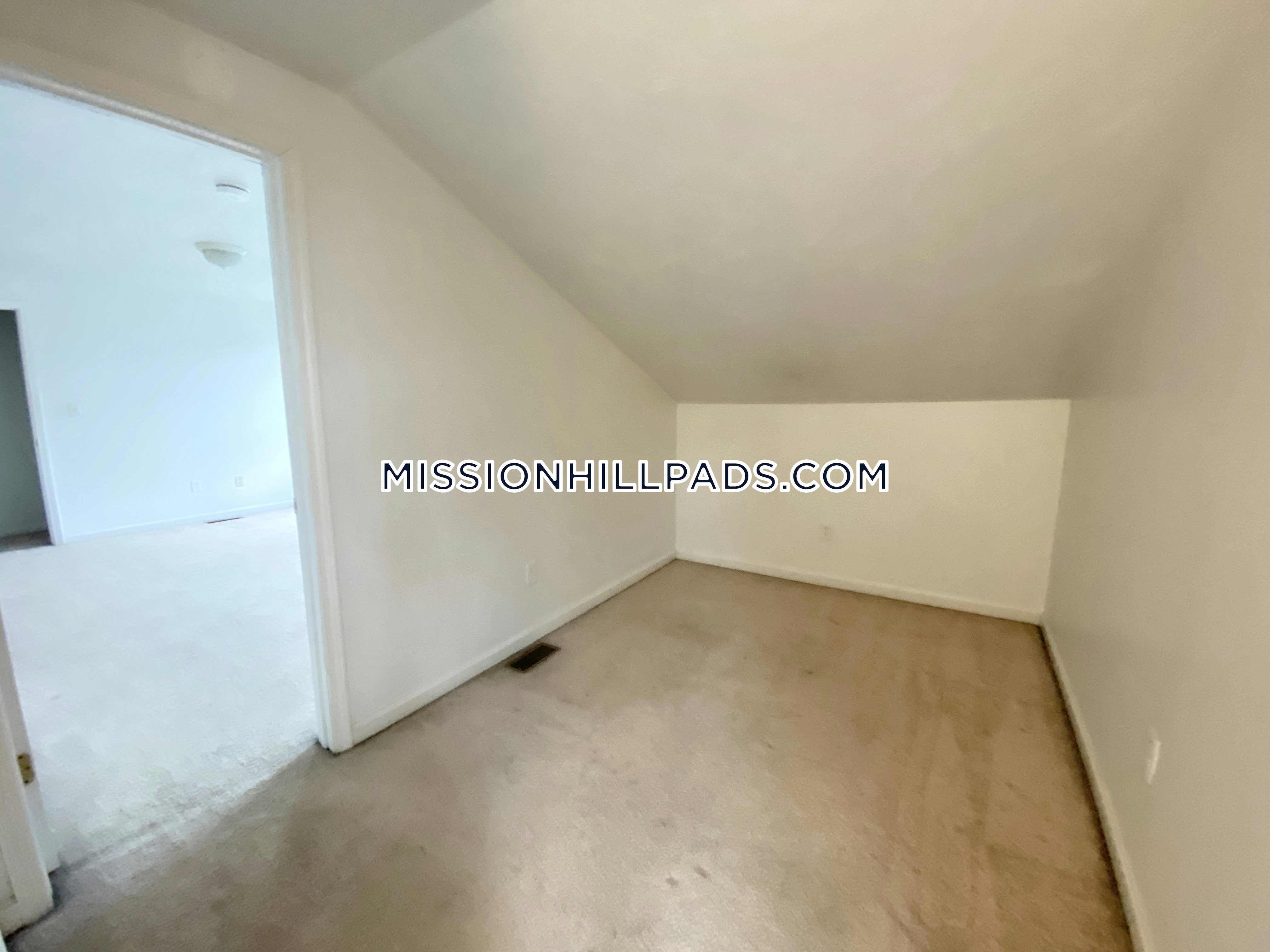 174 Calumet St, Mission Hill