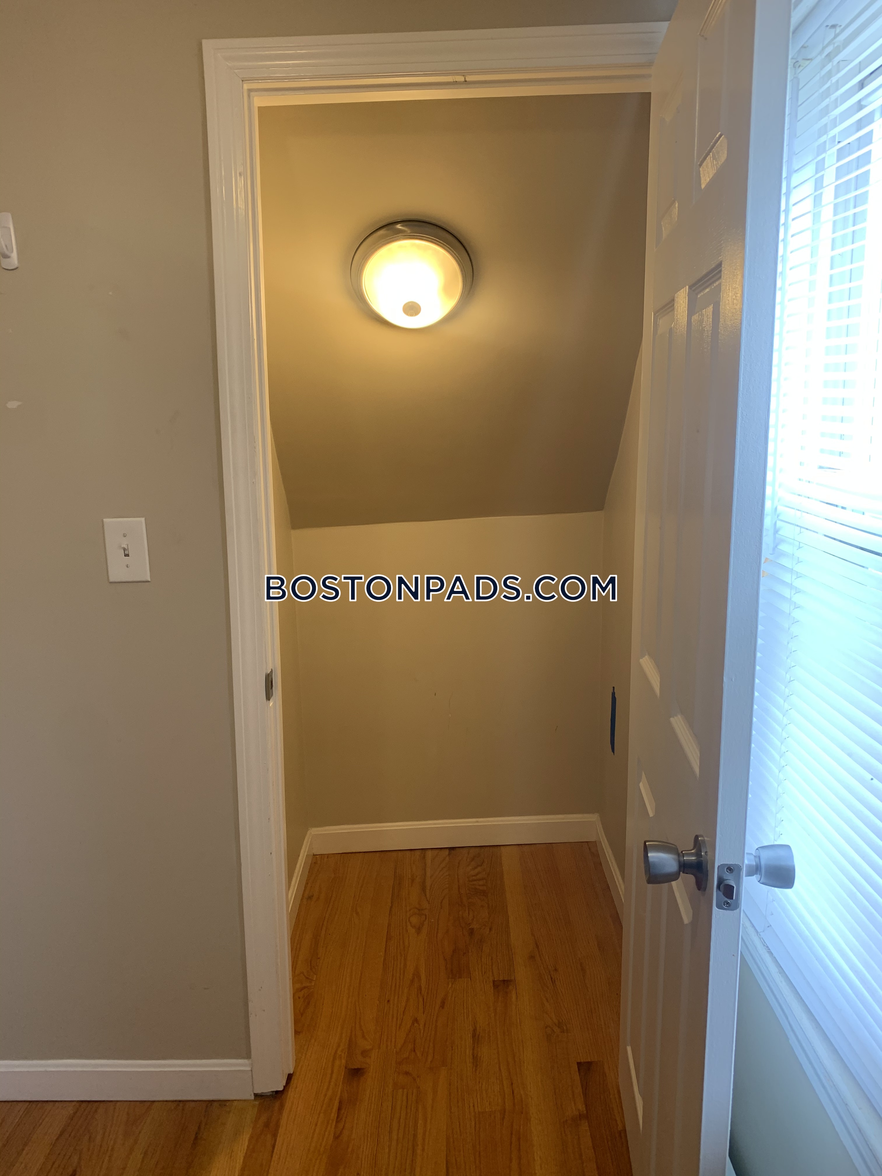 515 Medford St, Winter Hill