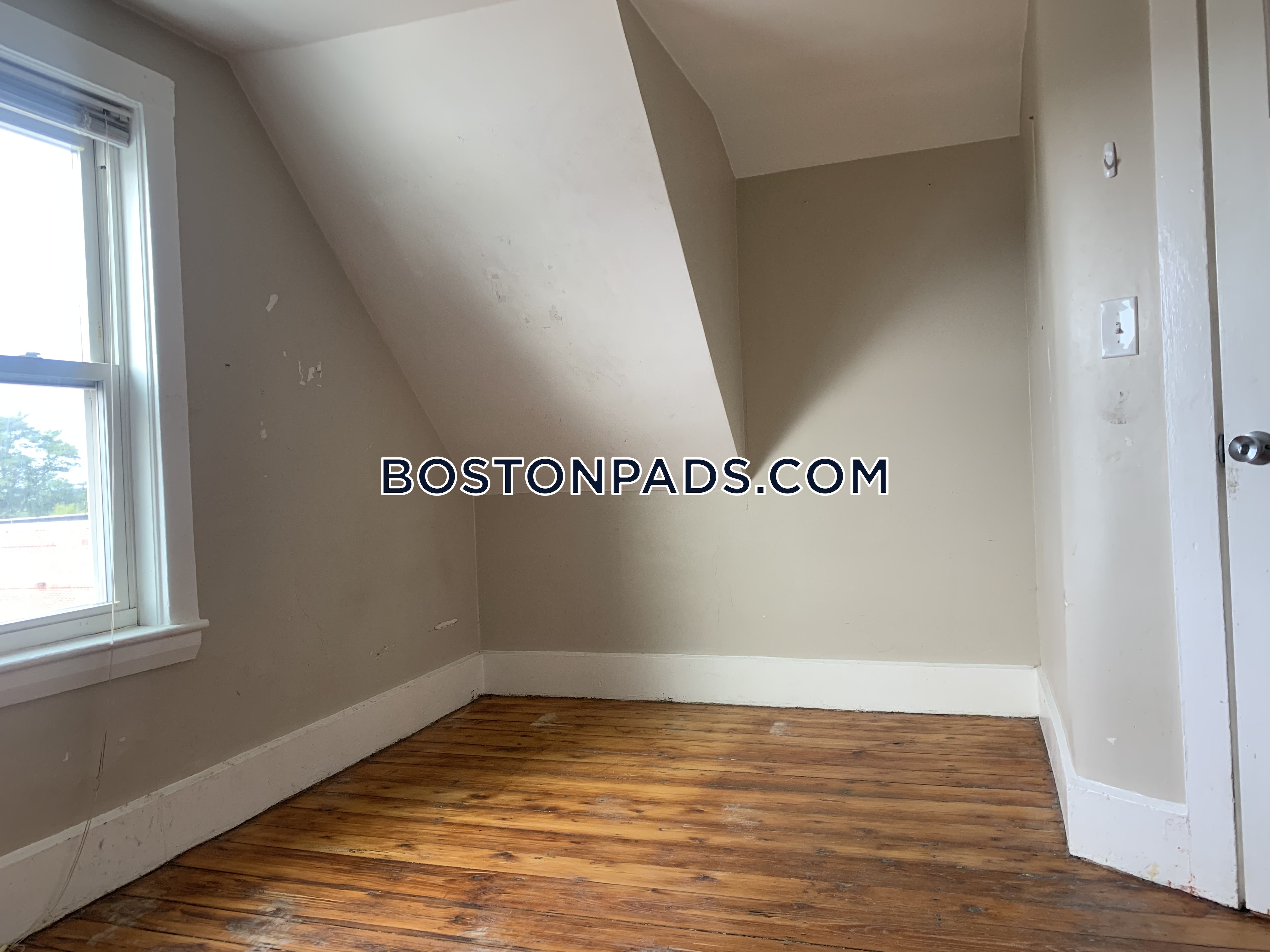 515 Medford St, Winter Hill