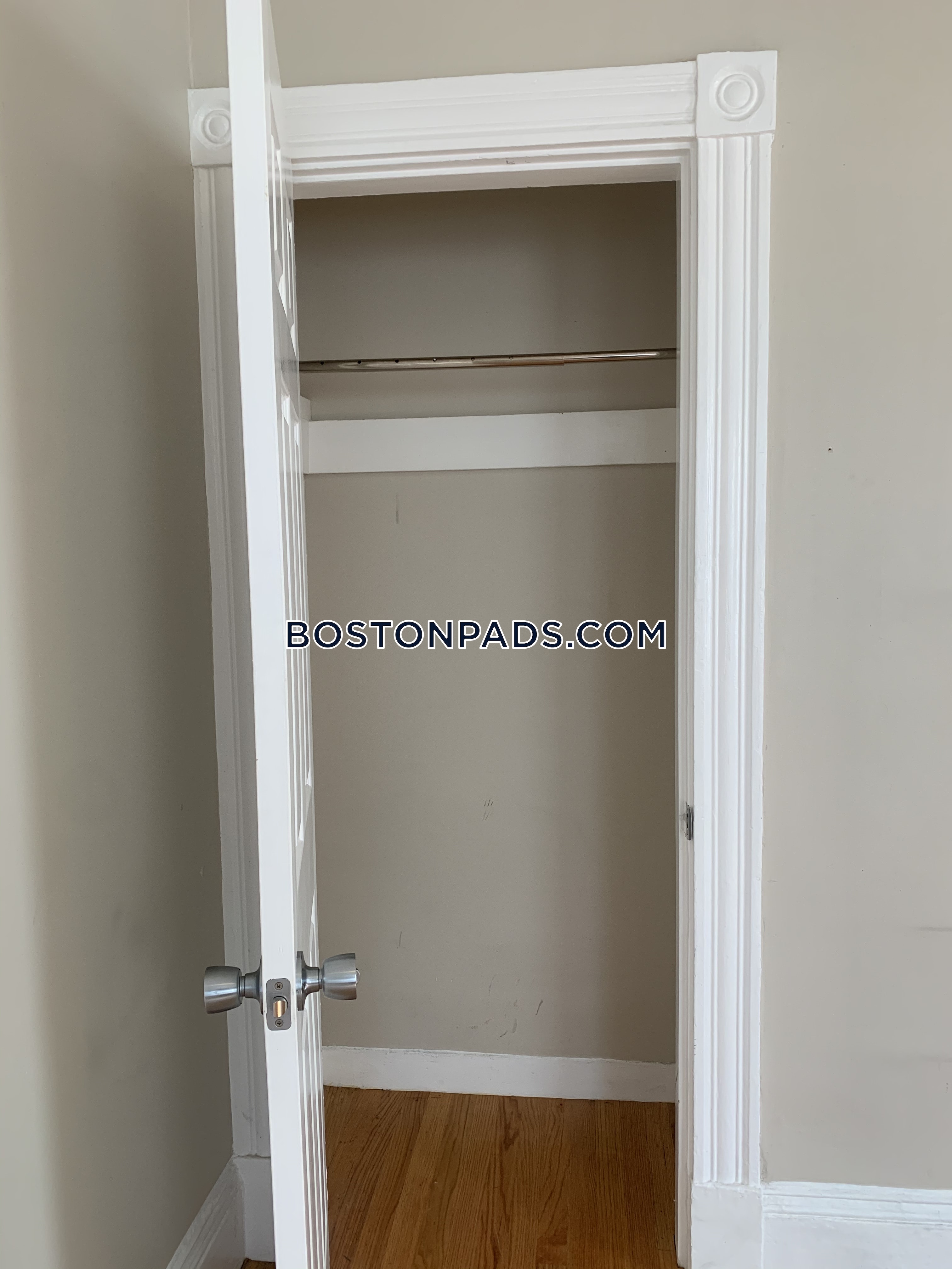 515 Medford St, Winter Hill