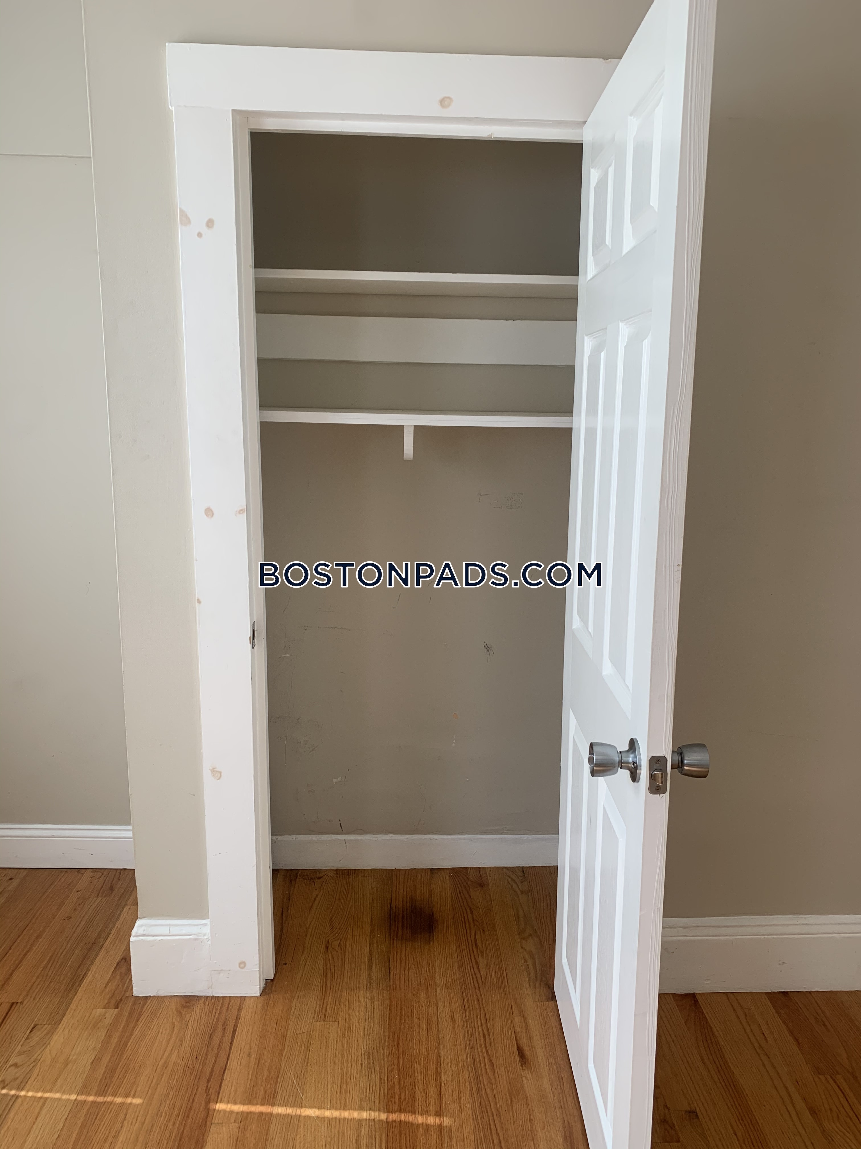 515 Medford St, Winter Hill