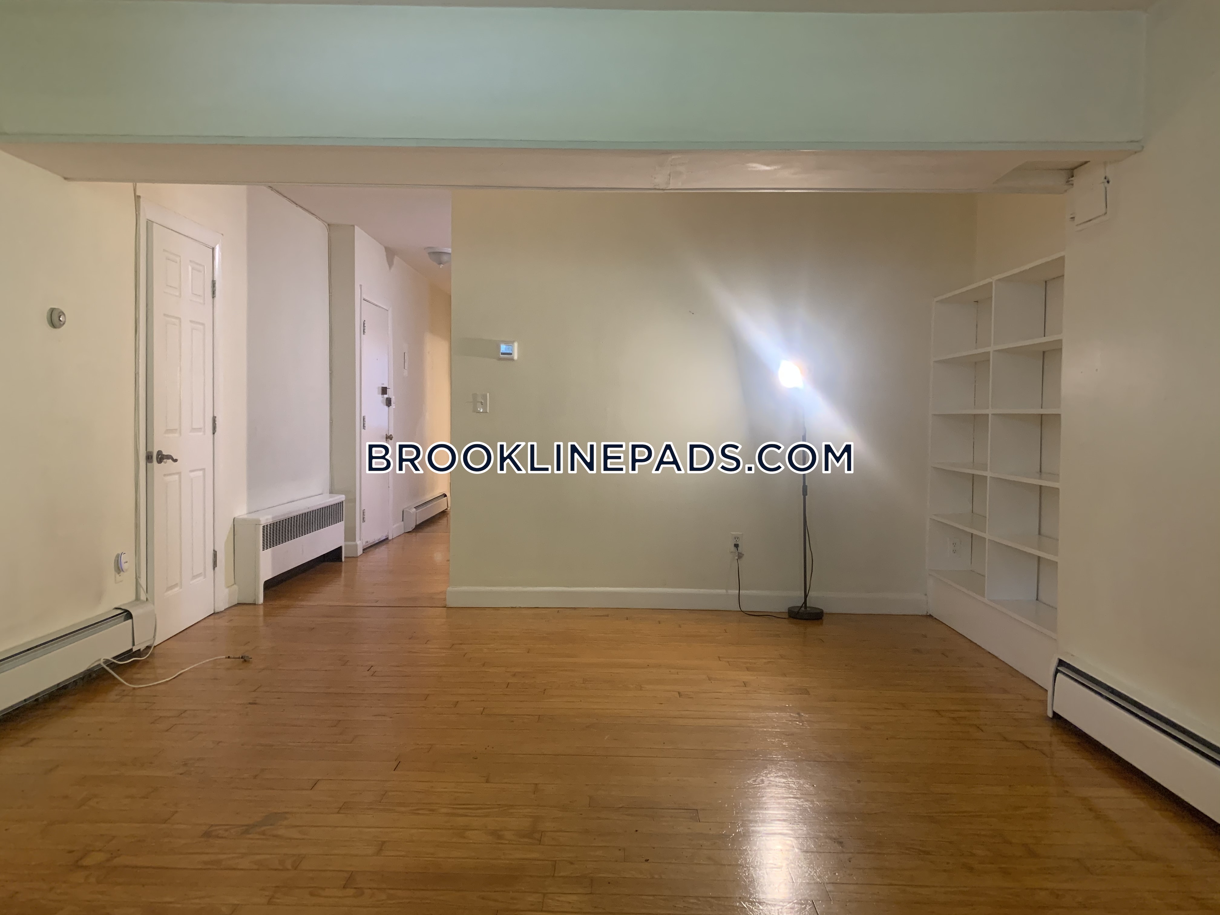 1728 Beacon St, Washington Square