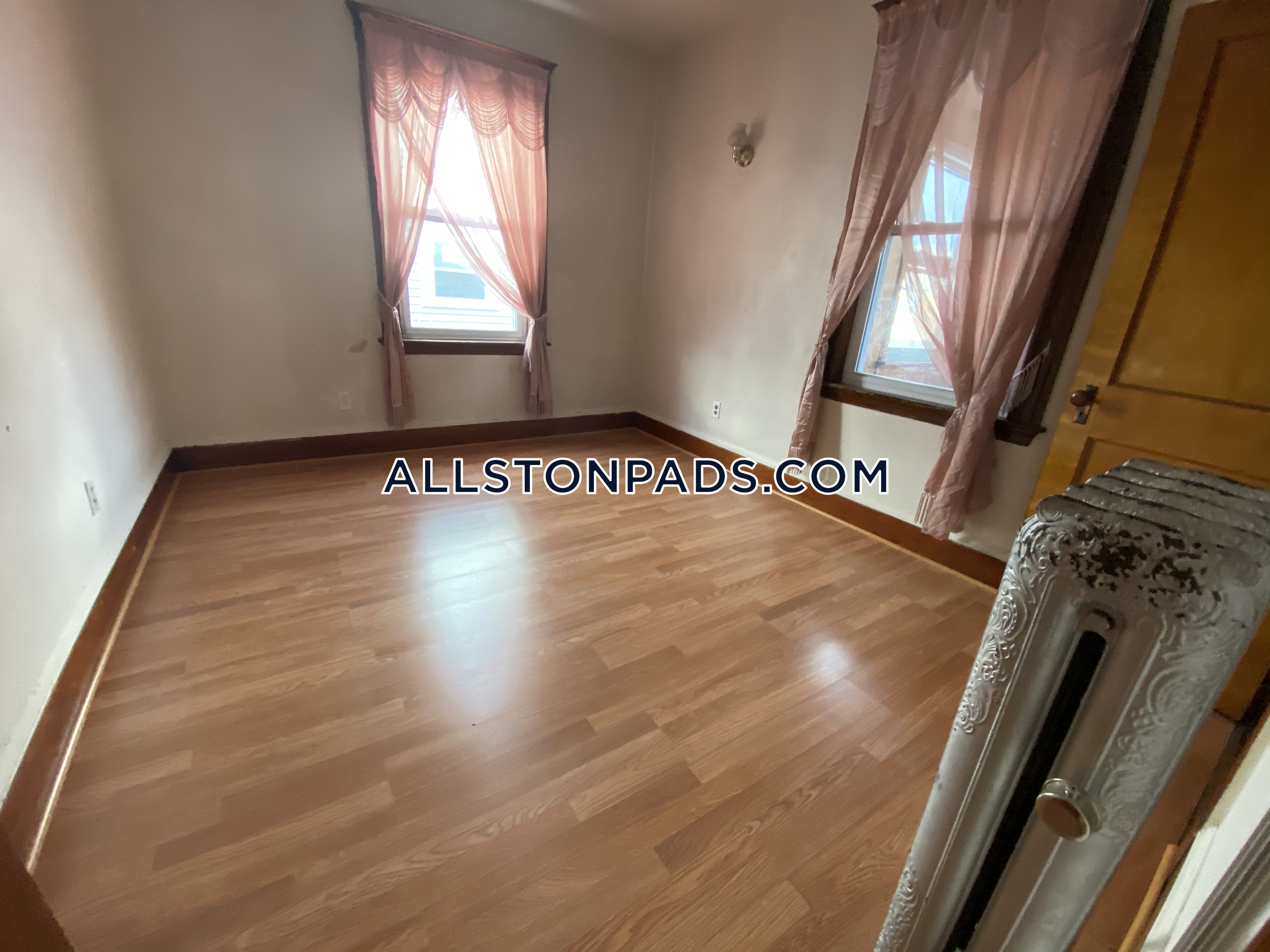 11 Chester St, Allston