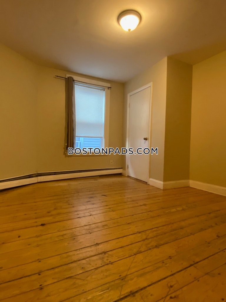 64 Pleasant St, Cambridgeport