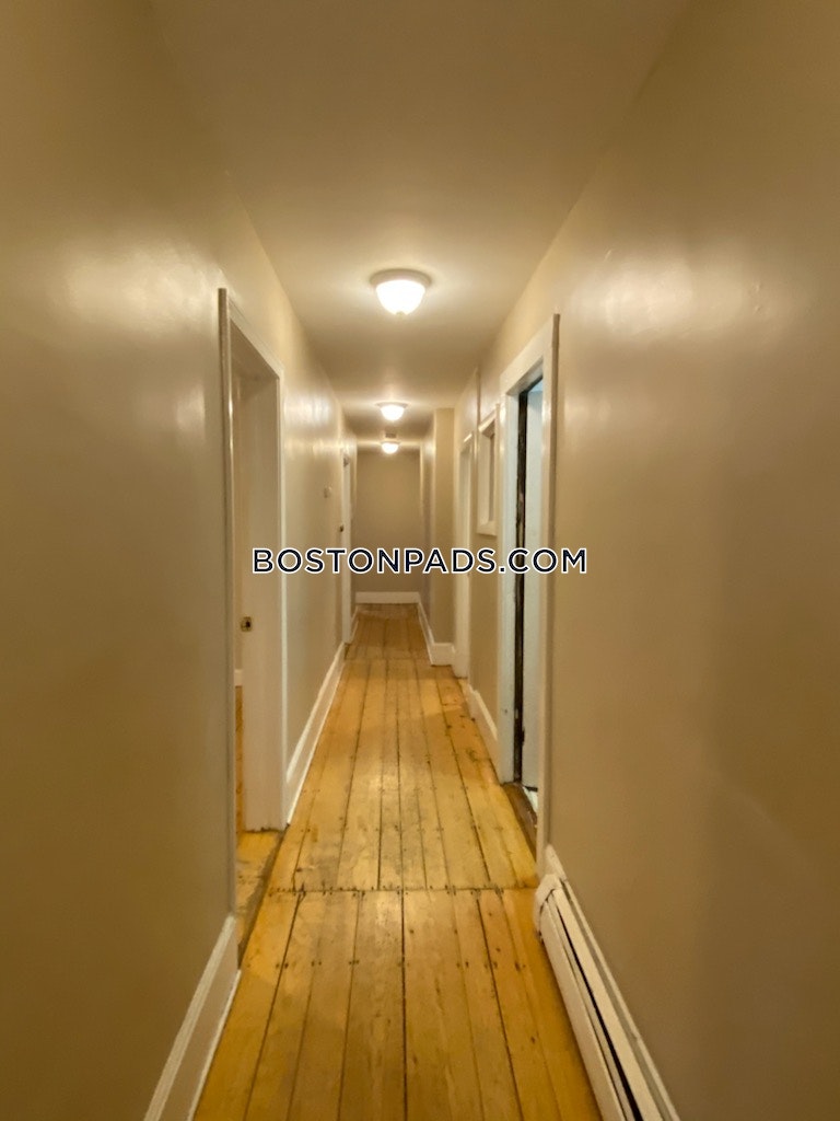 64 Pleasant St, Cambridgeport