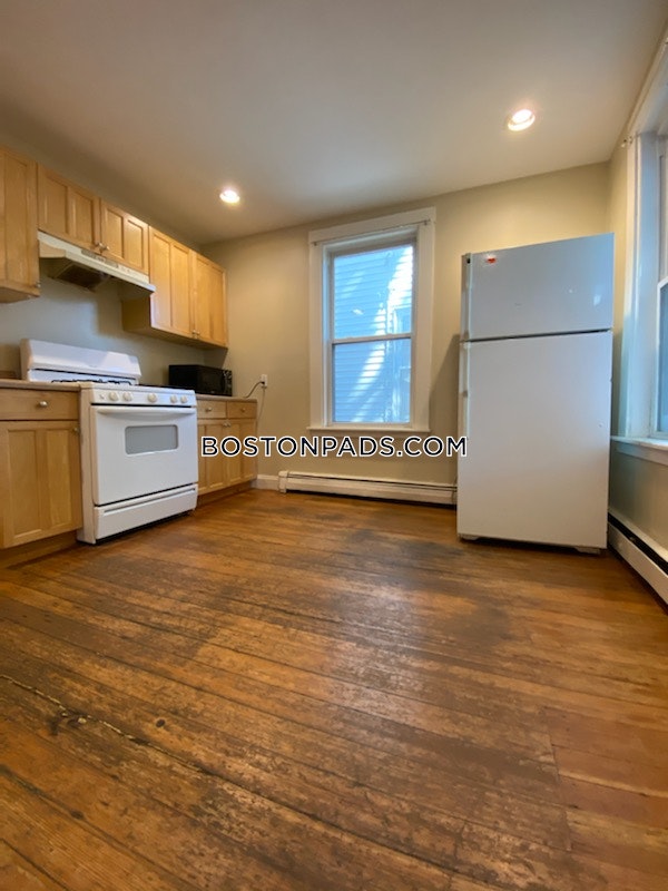 64 Pleasant St, Cambridgeport