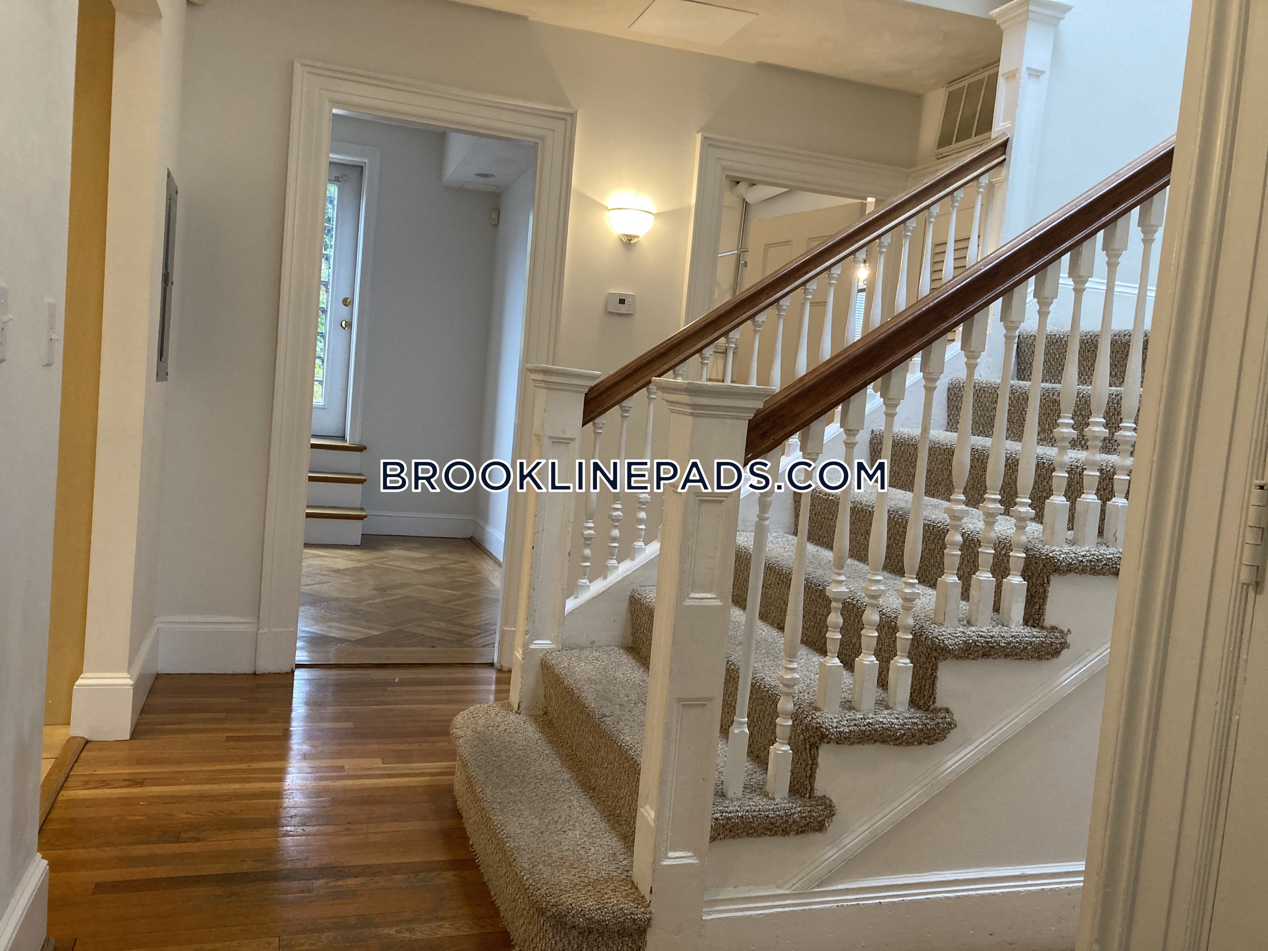 1714.1 Beacon St, Washington Square