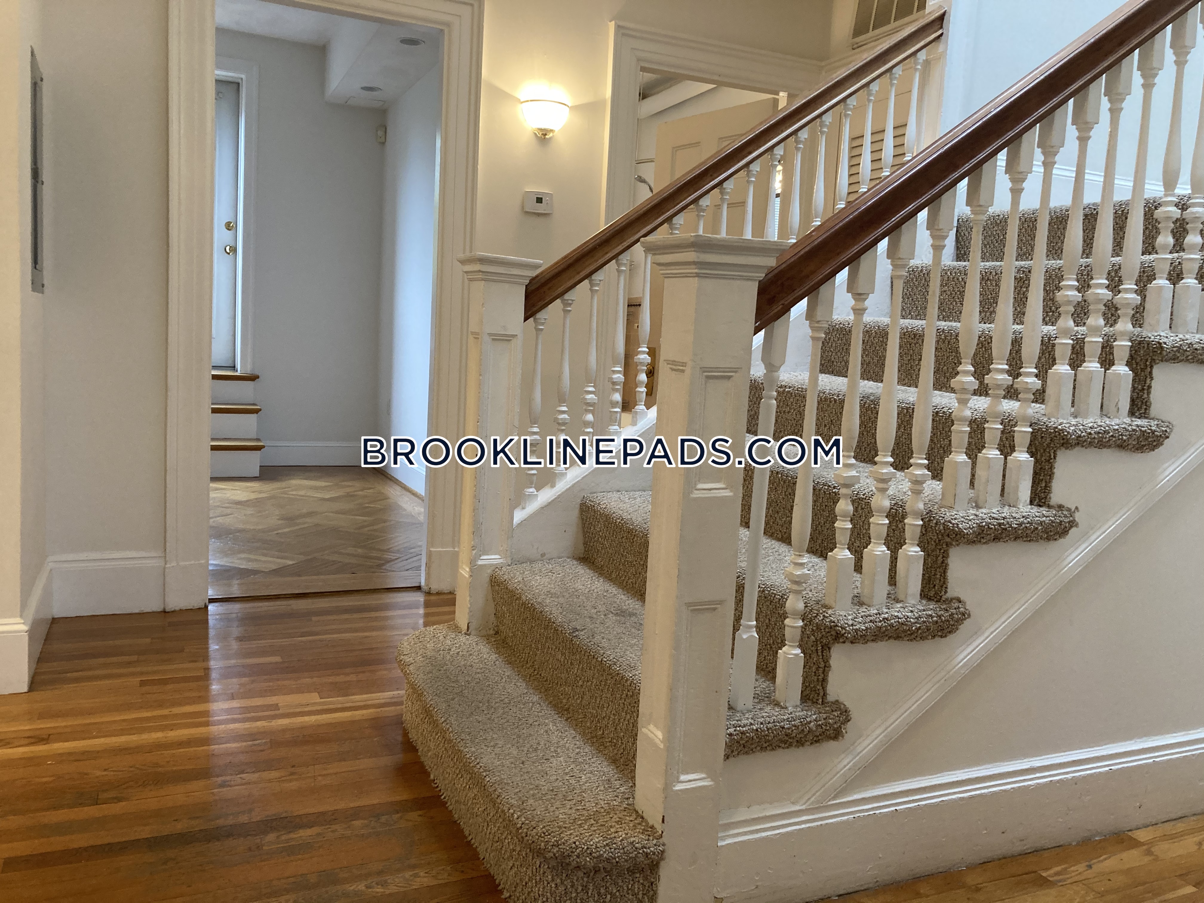 1714.1 Beacon St, Washington Square