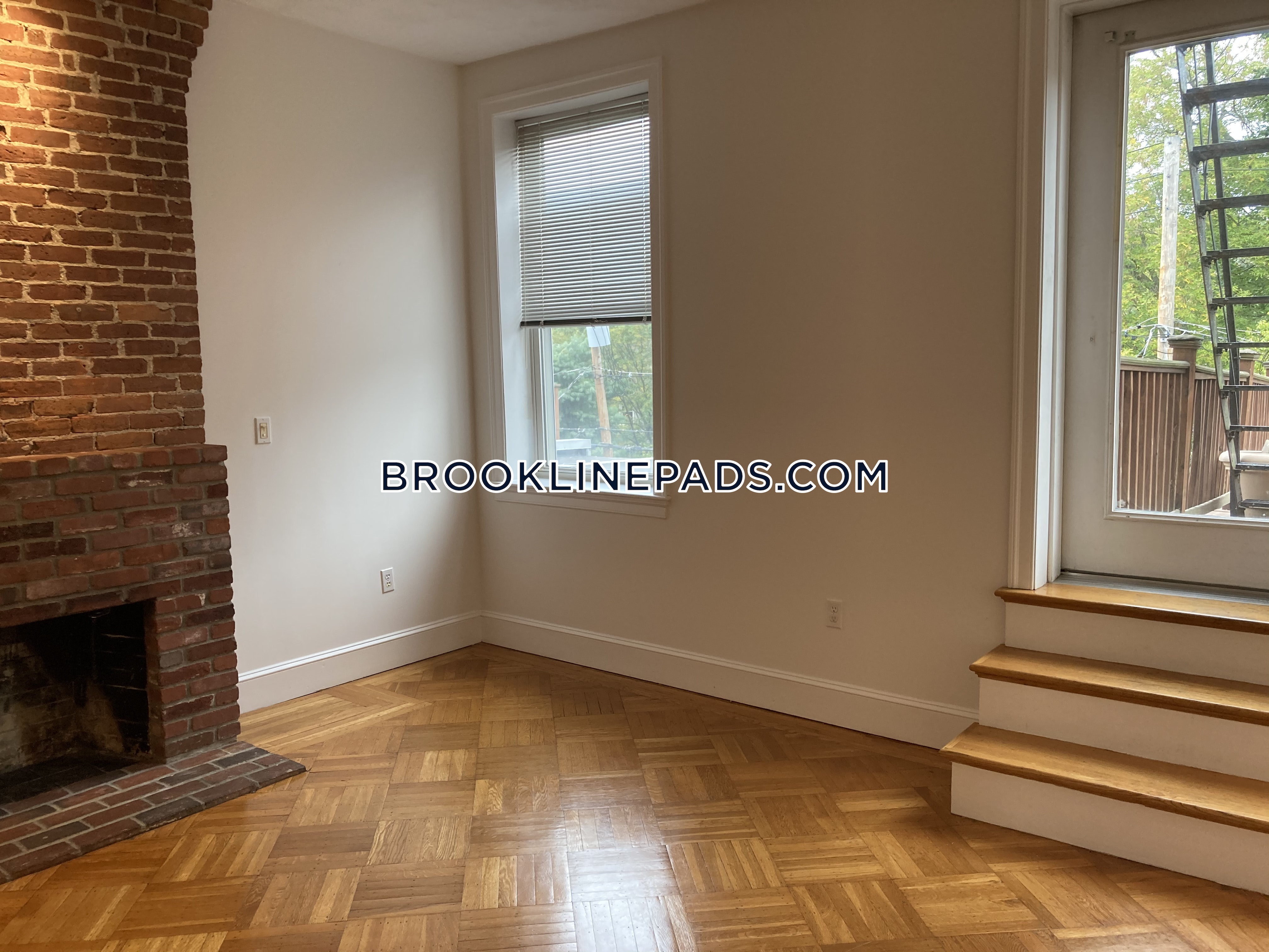 1714.1 Beacon St, Washington Square