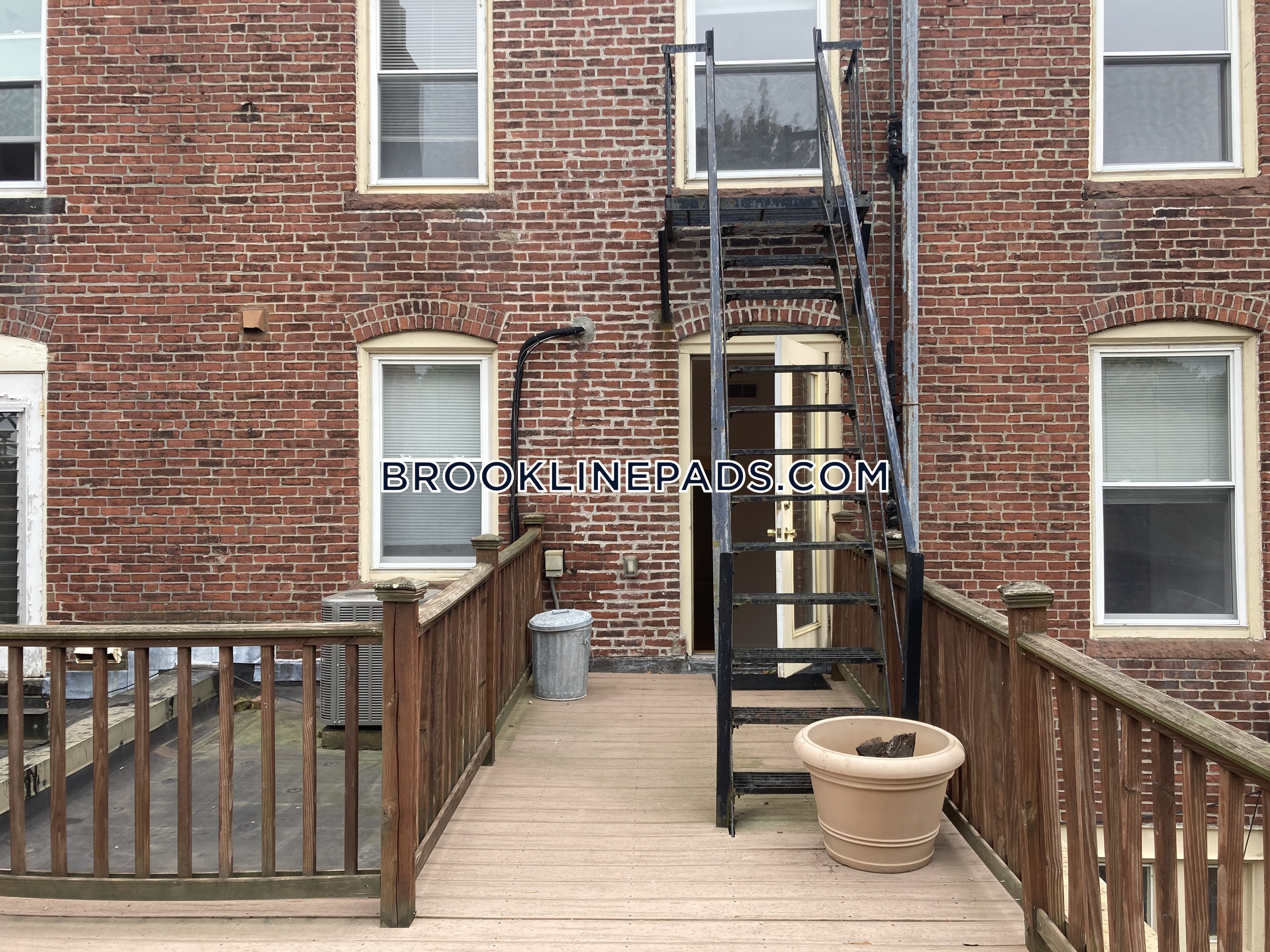 1714.1 Beacon St, Washington Square