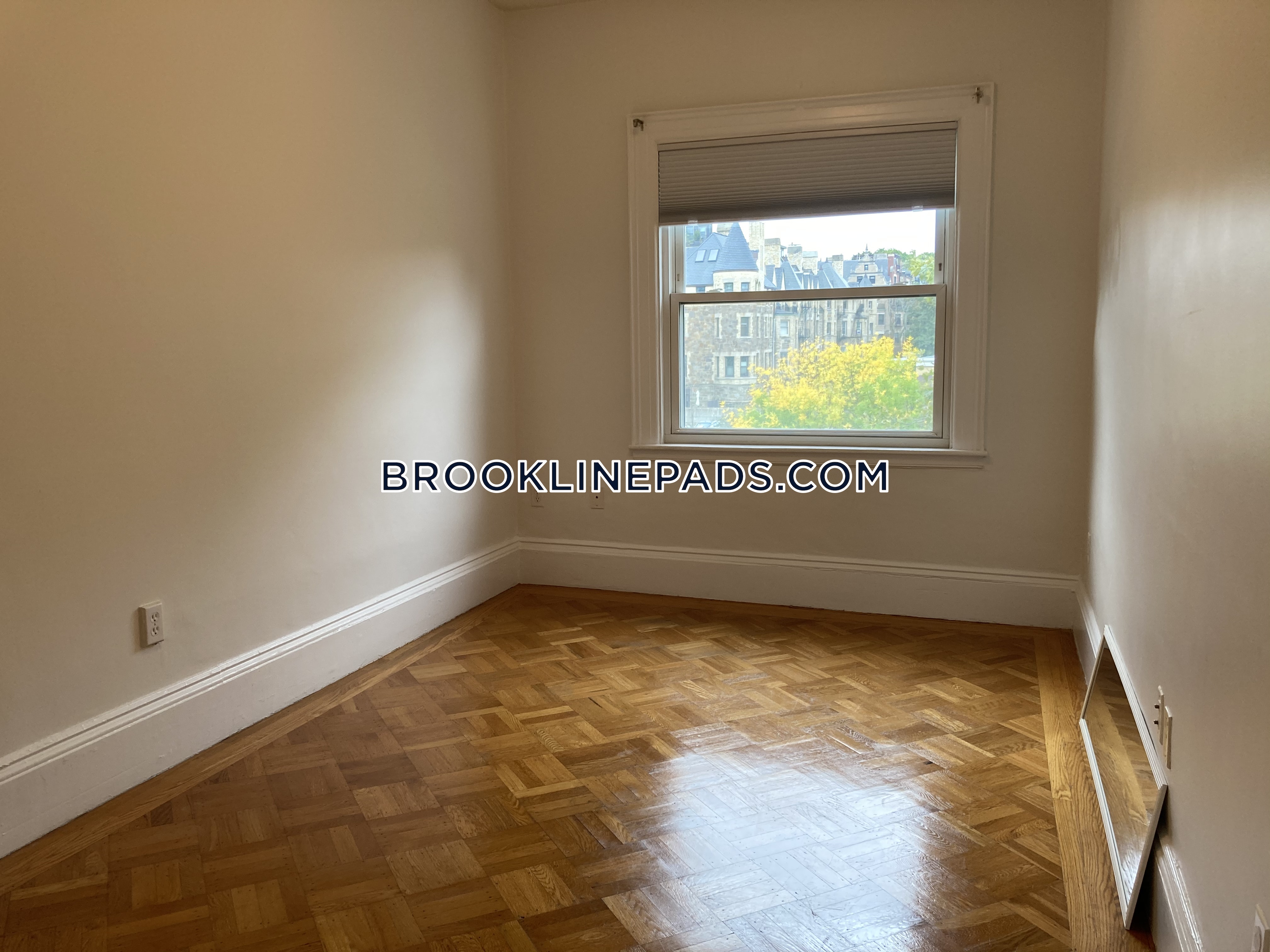 1714.1 Beacon St, Washington Square