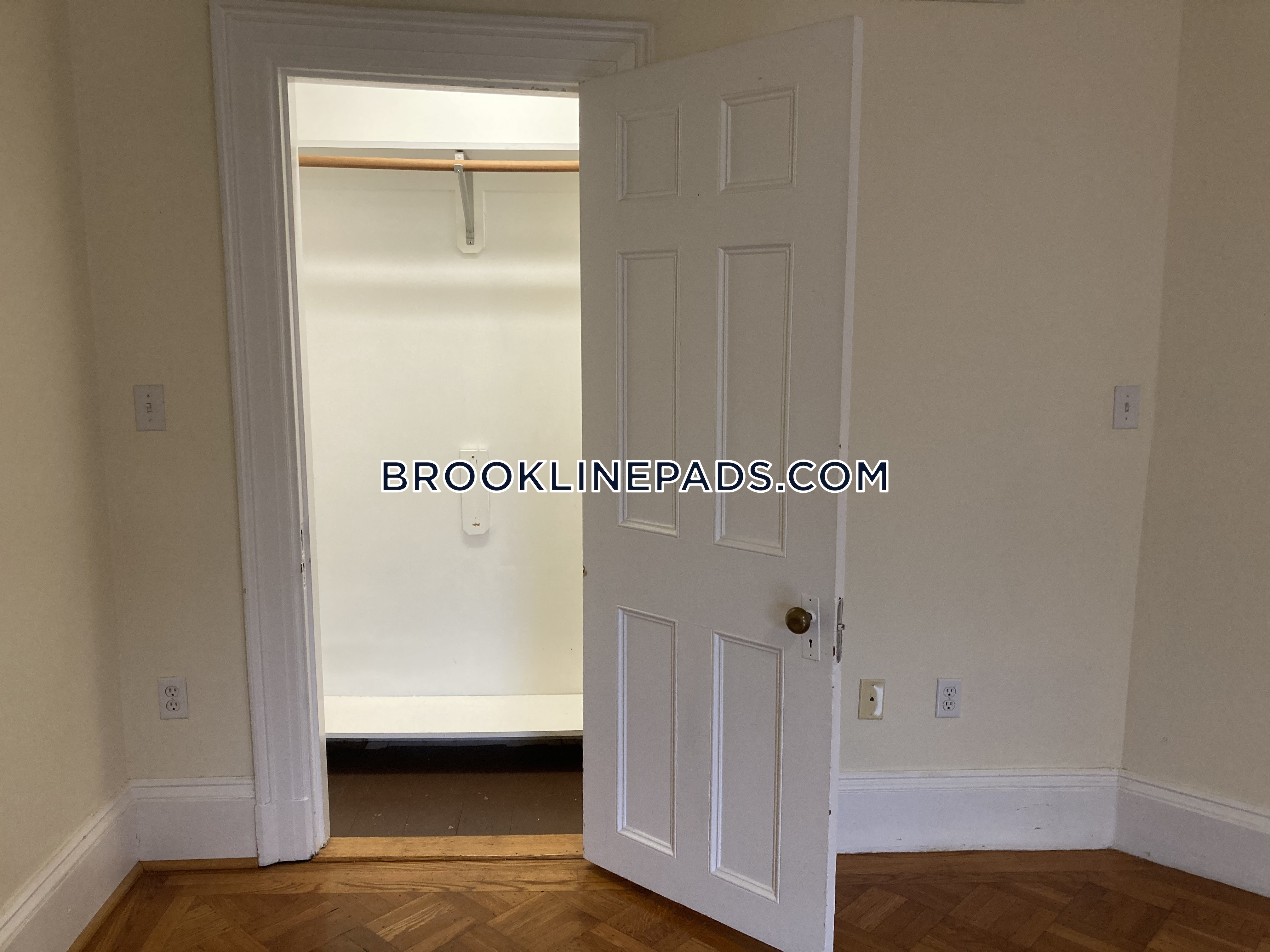 1714.1 Beacon St, Washington Square