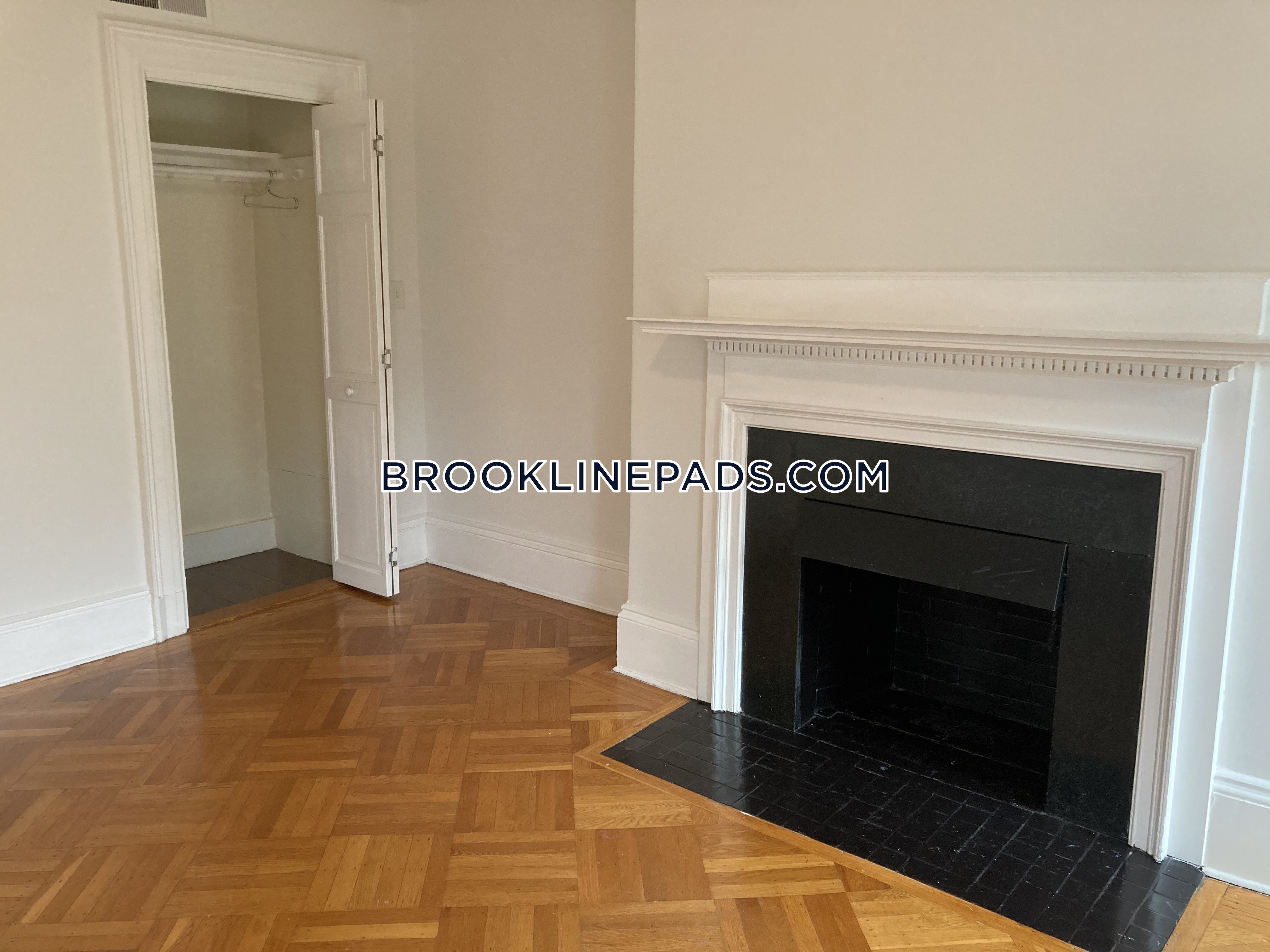 1714.1 Beacon St, Washington Square