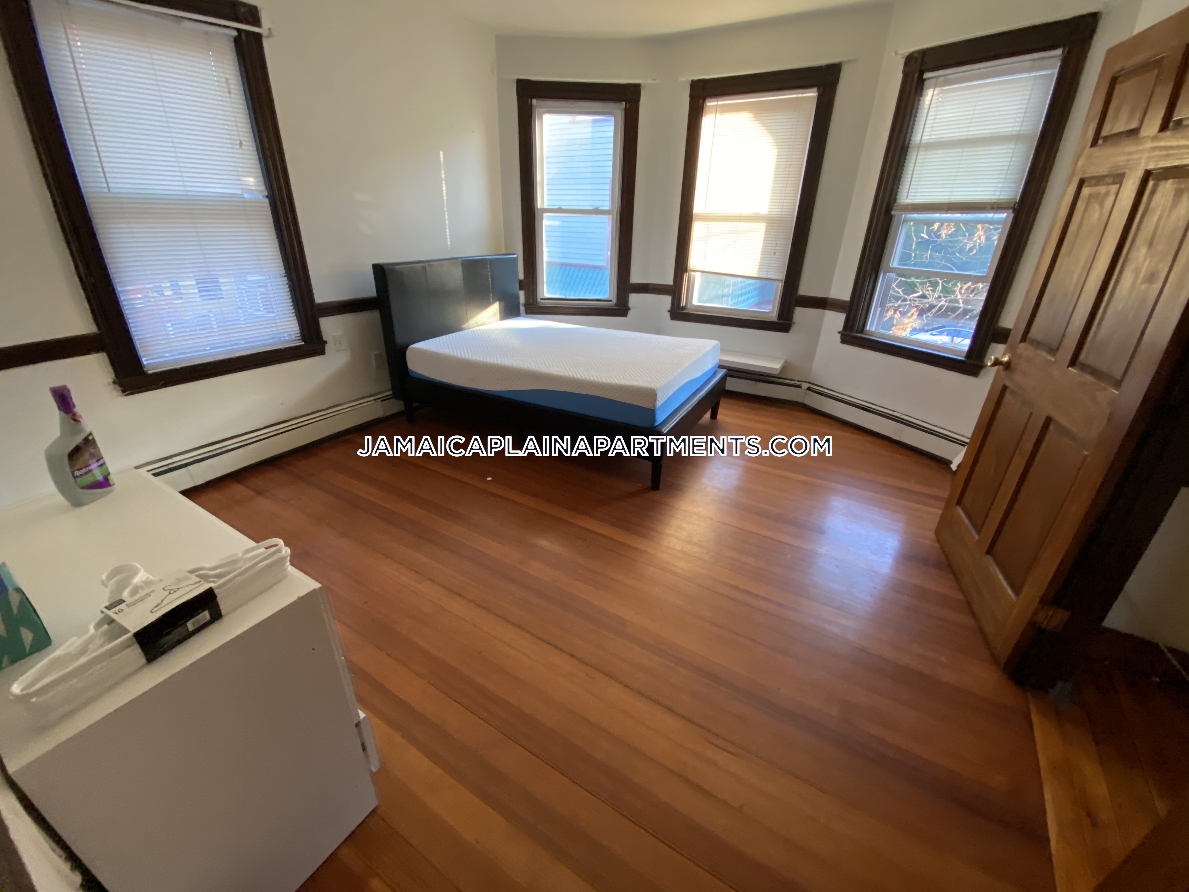 47 Creighton, Jamaica Plain