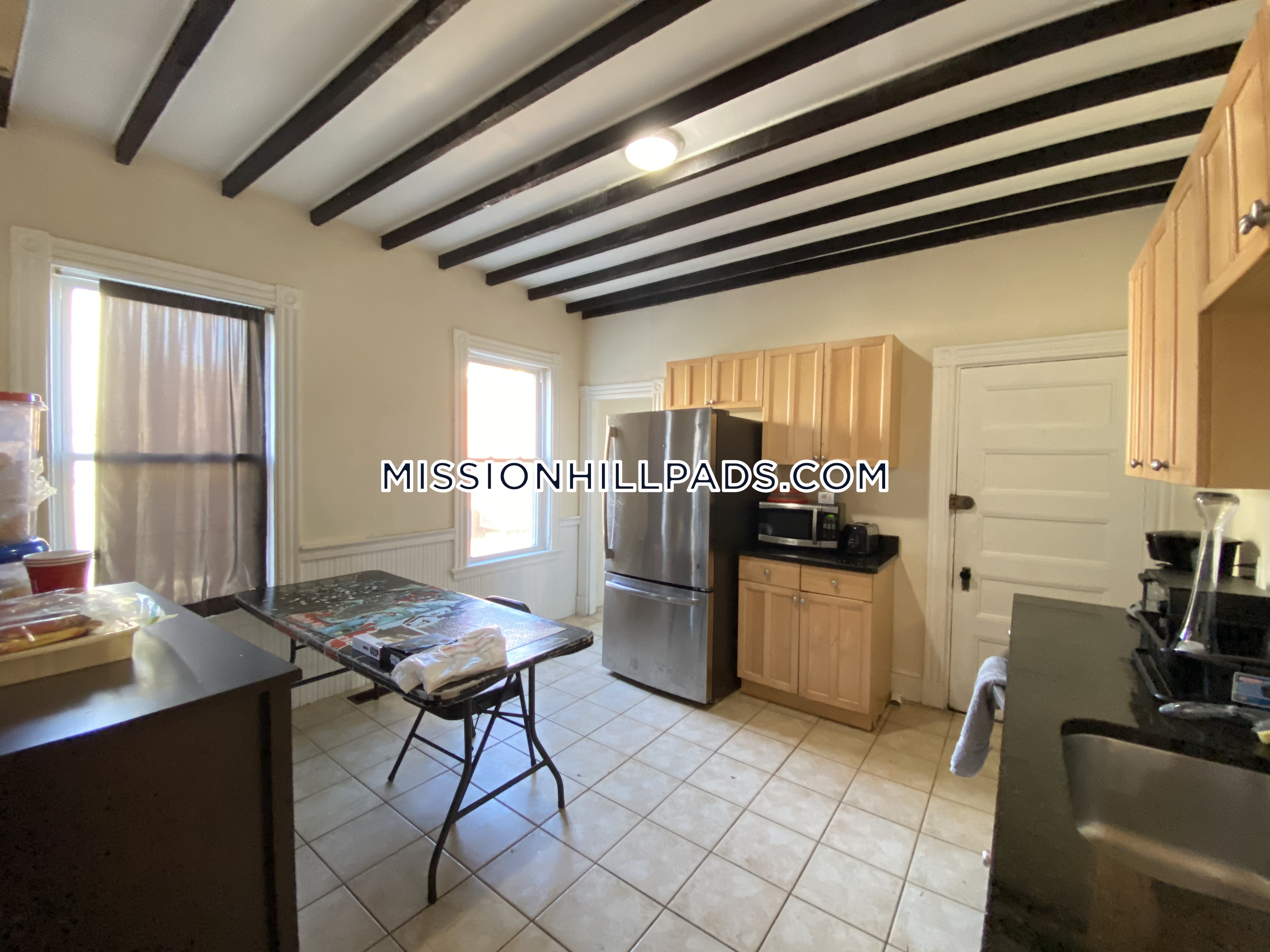 18 Lawn St, Mission Hill