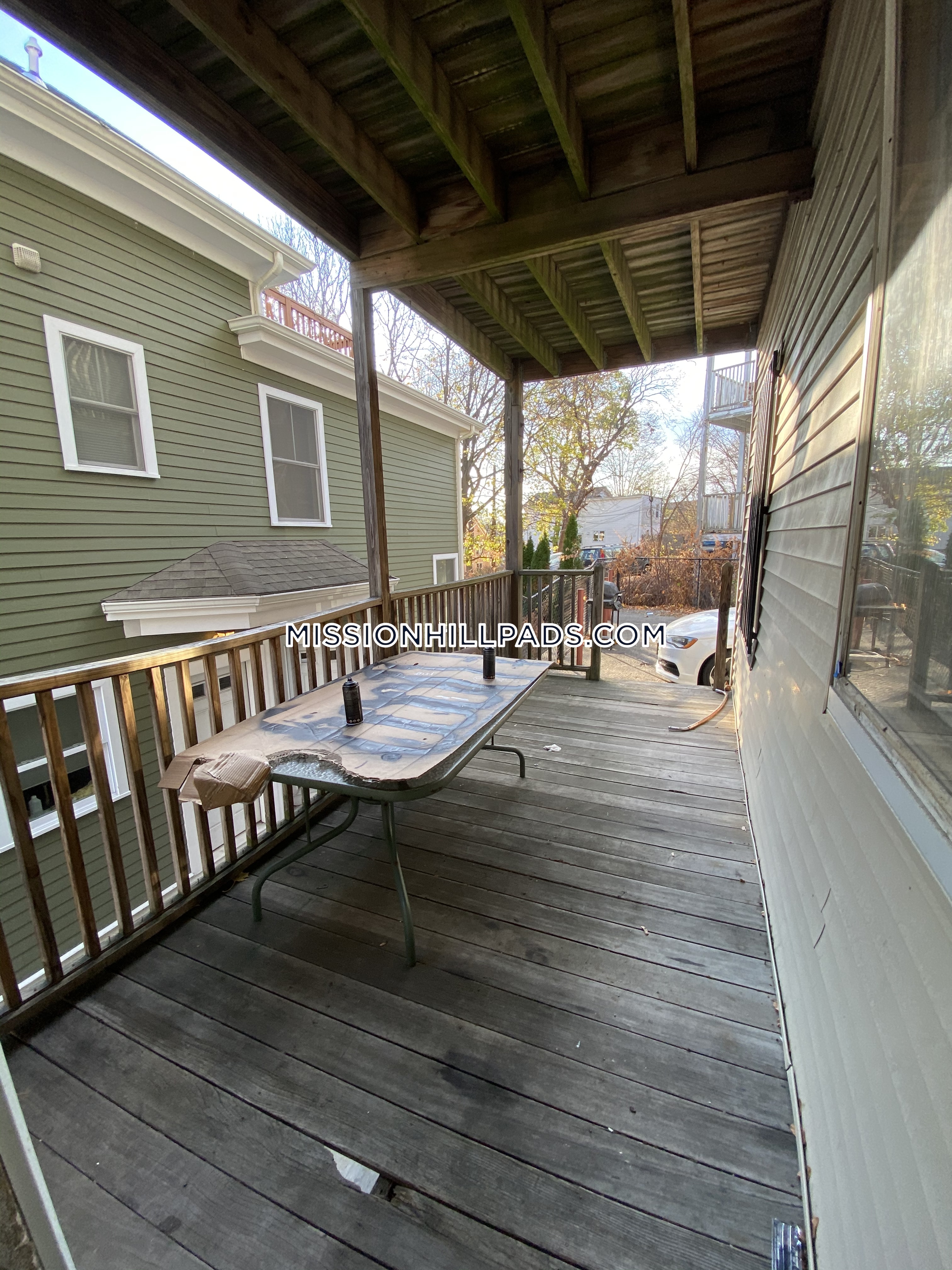 18 Lawn St, Mission Hill