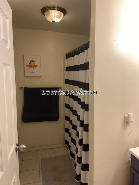 78 Hammond St, Roxbury