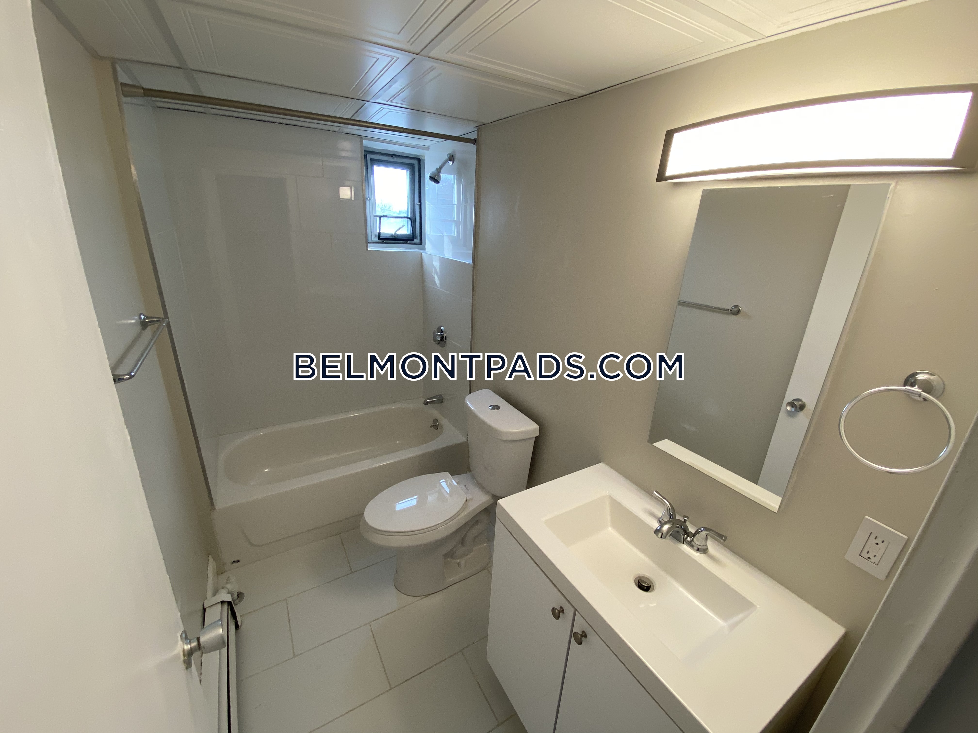 125 Trapelo Rd, Cushing Square