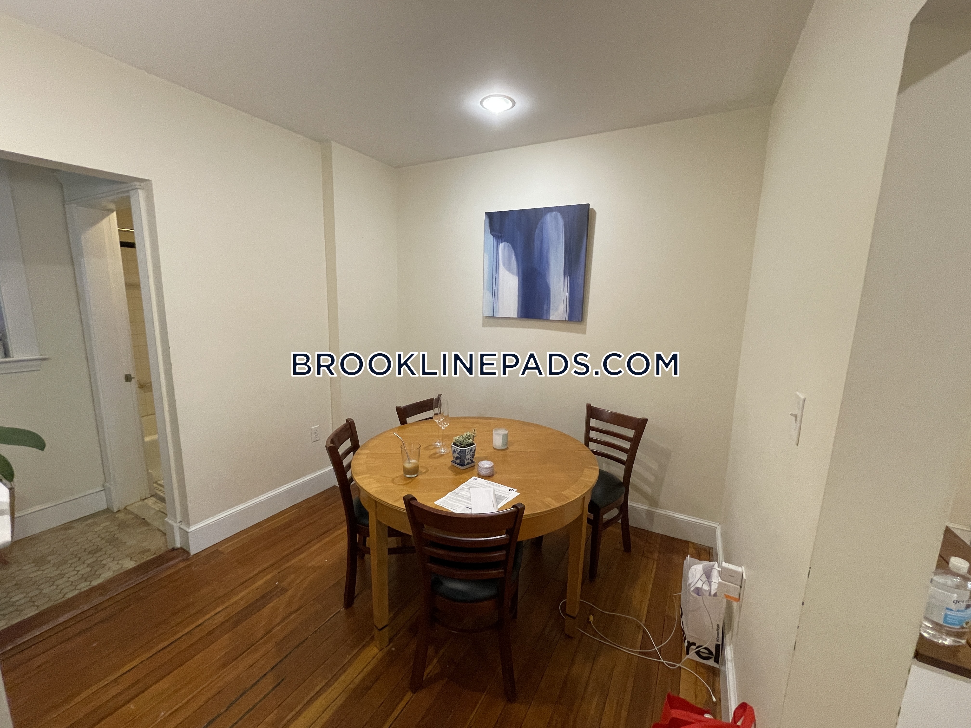 316 Saint Paul St, Longwood