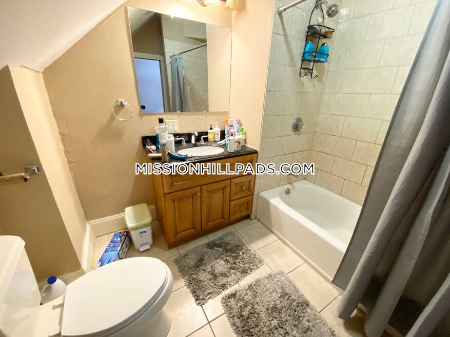 45 Cherokee St, Mission Hill