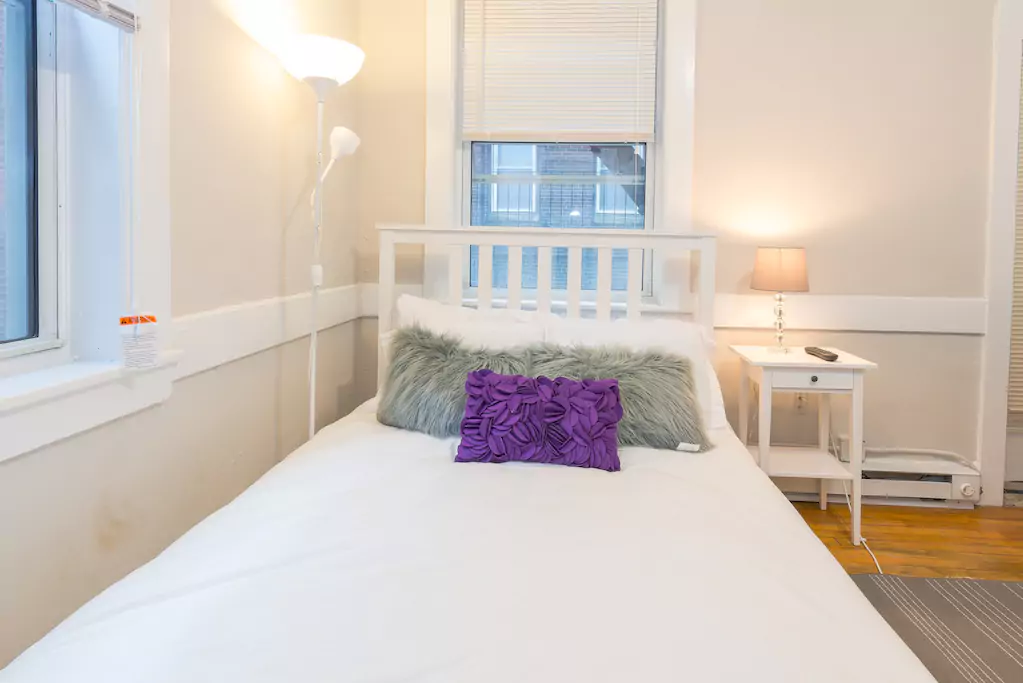 163 Endicott St, North End