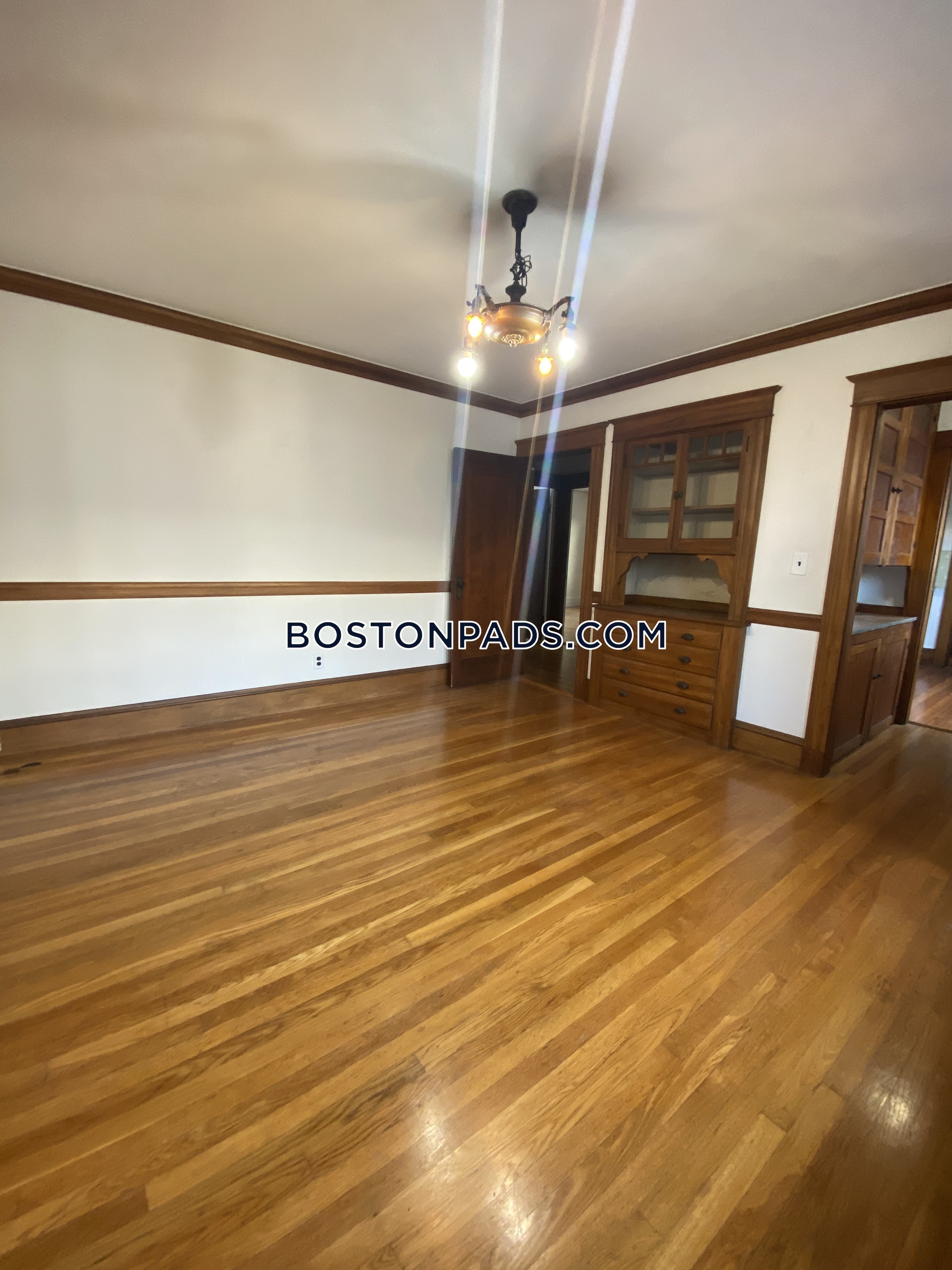 61 Newport St, Arlington