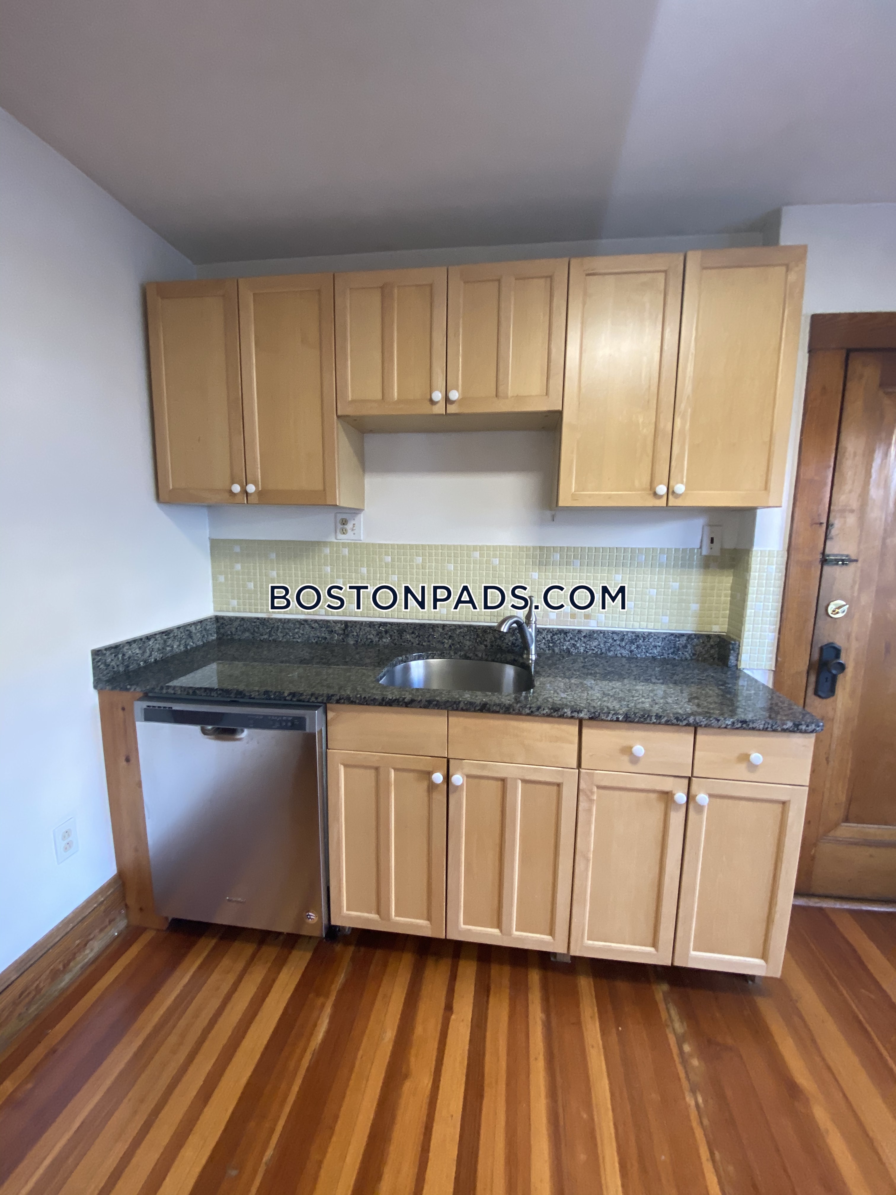 61 Newport St, Arlington