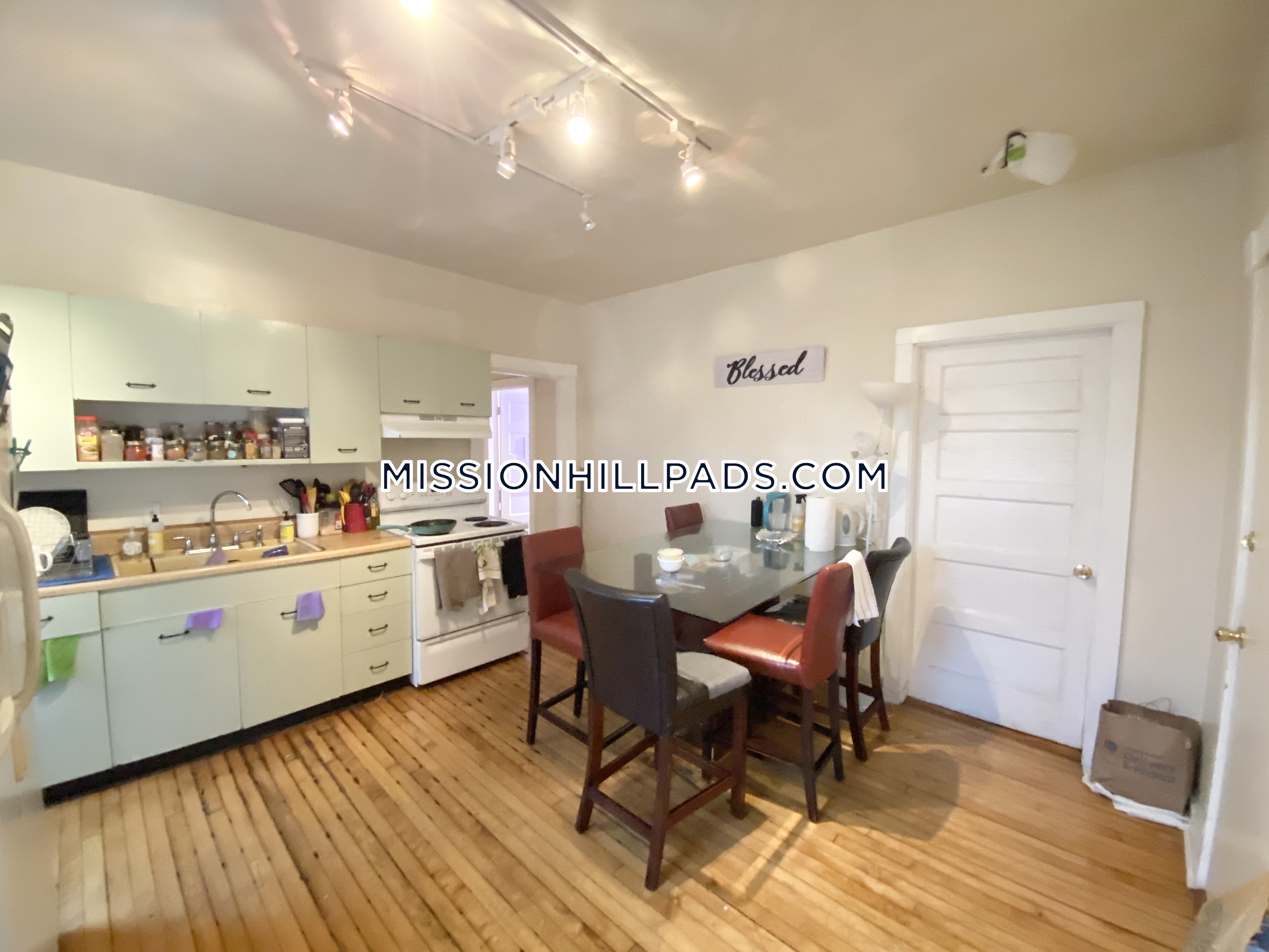 19 Sachem St, Mission Hill