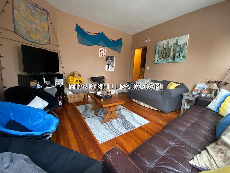 22 Fisher Ave, Mission Hill