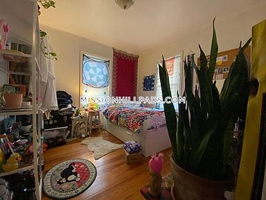 22 Fisher Ave, Mission Hill