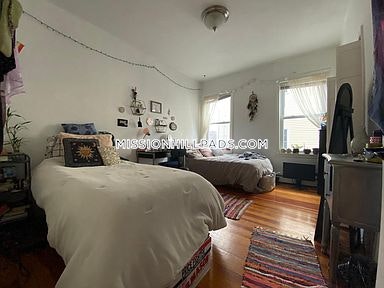 22 Fisher Ave, Mission Hill