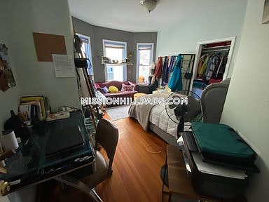 22 Fisher Ave, Mission Hill