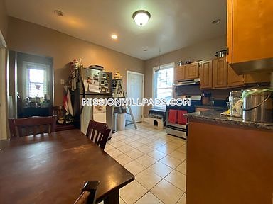 22 Fisher Ave, Mission Hill