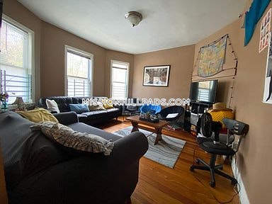 22 Fisher Ave, Mission Hill