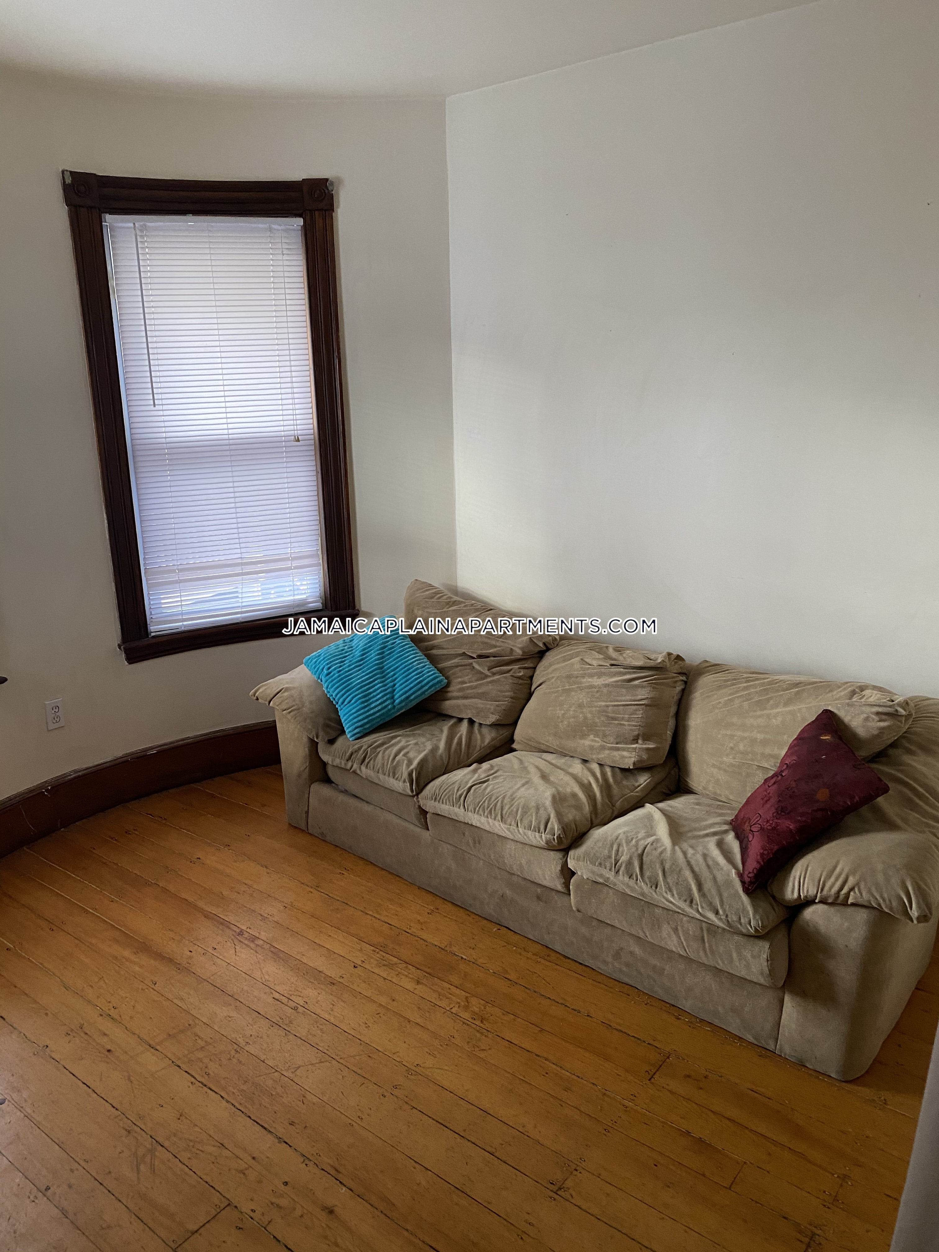 47 Creighton, Jamaica Plain