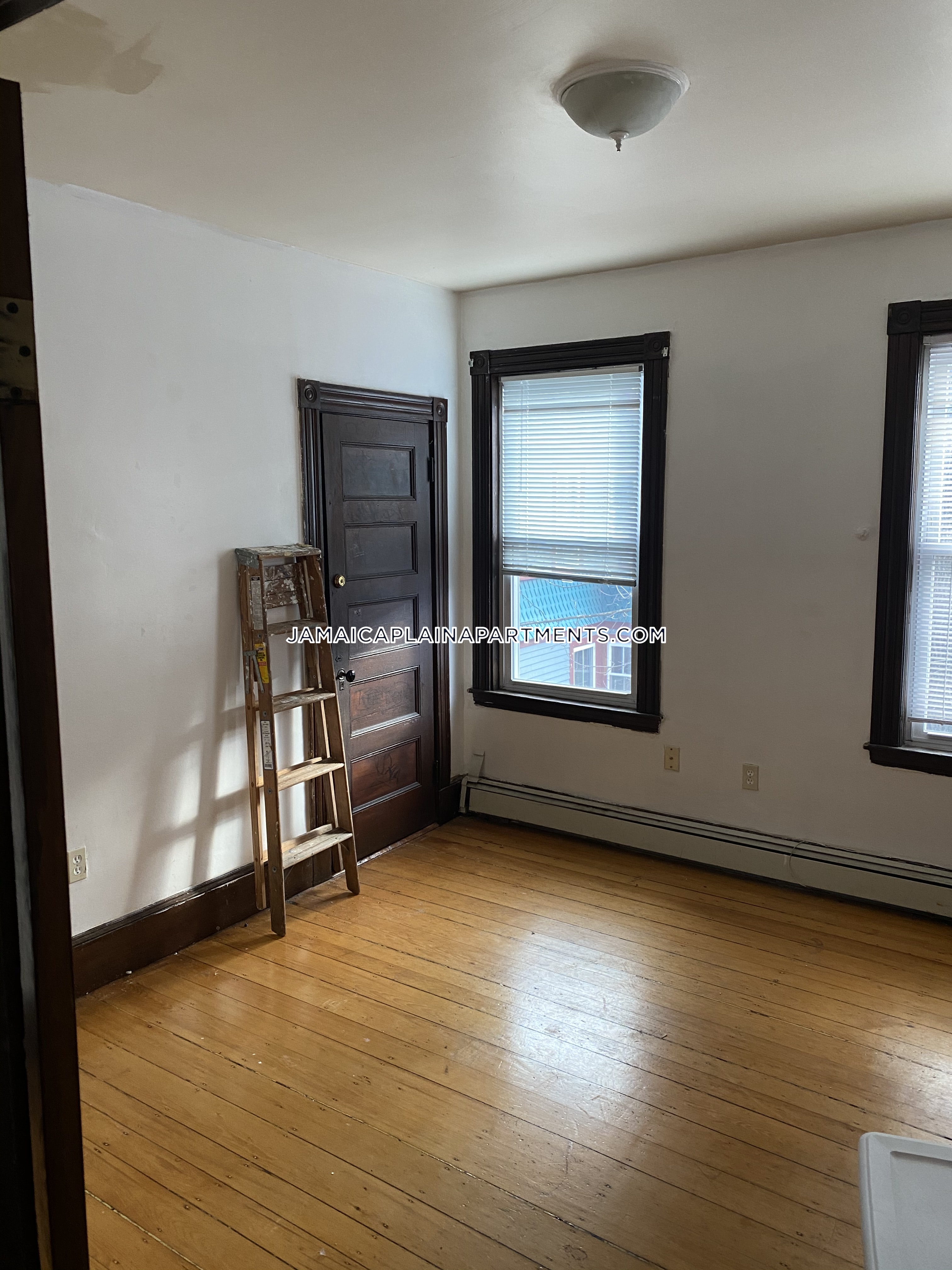 47 Creighton, Jamaica Plain