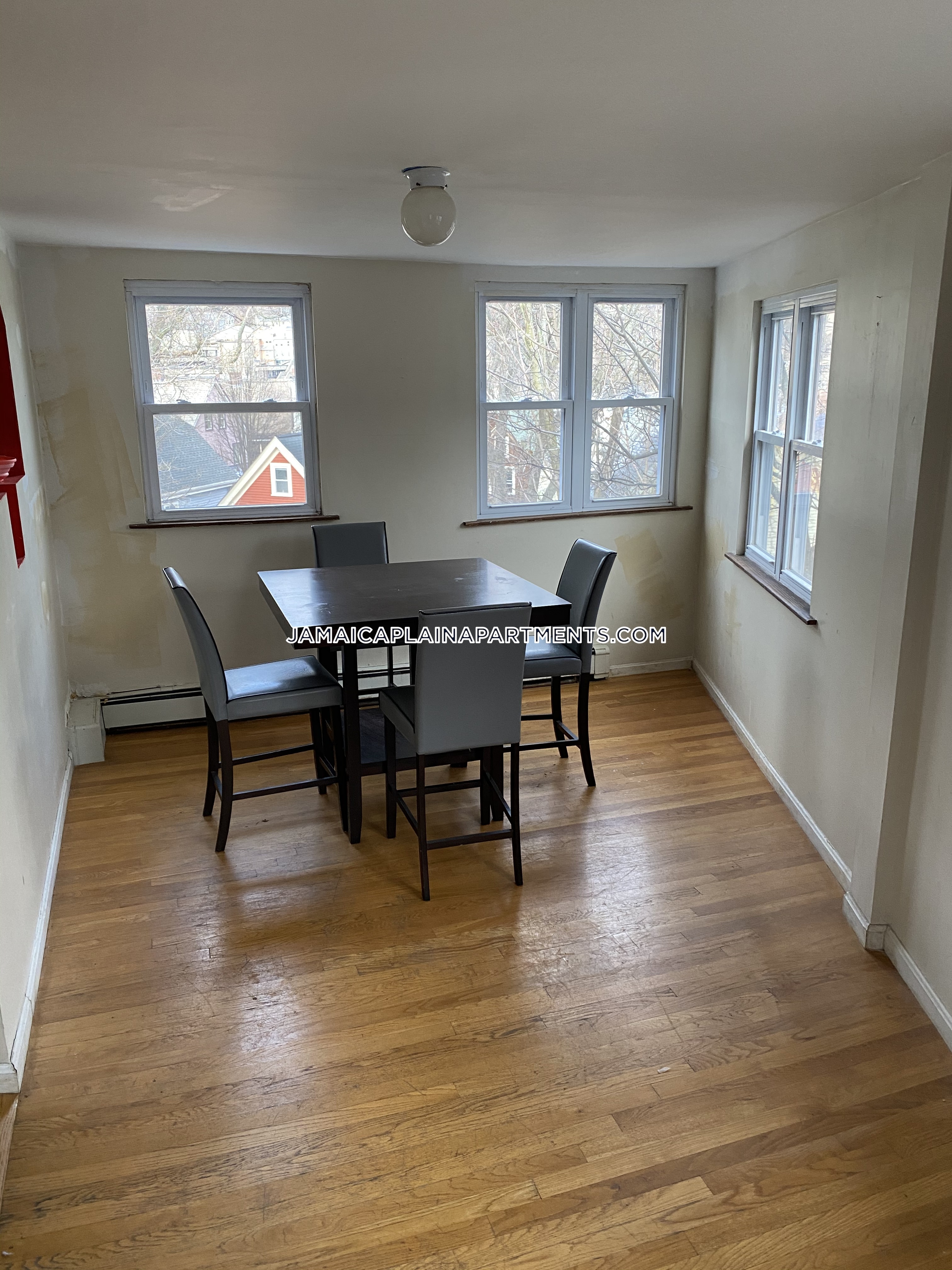 47 Creighton, Jamaica Plain