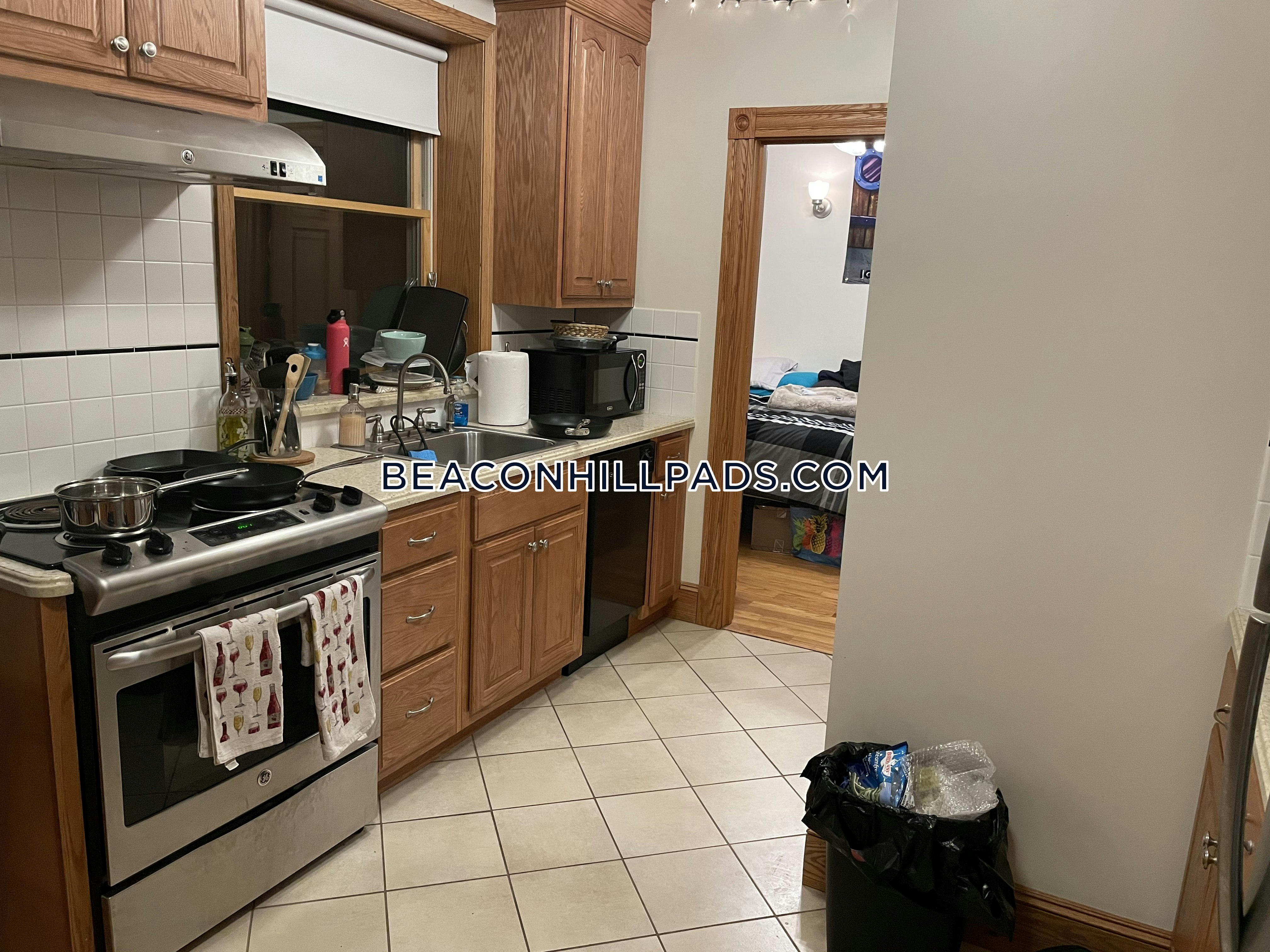 16 South Russell, Beacon Hill