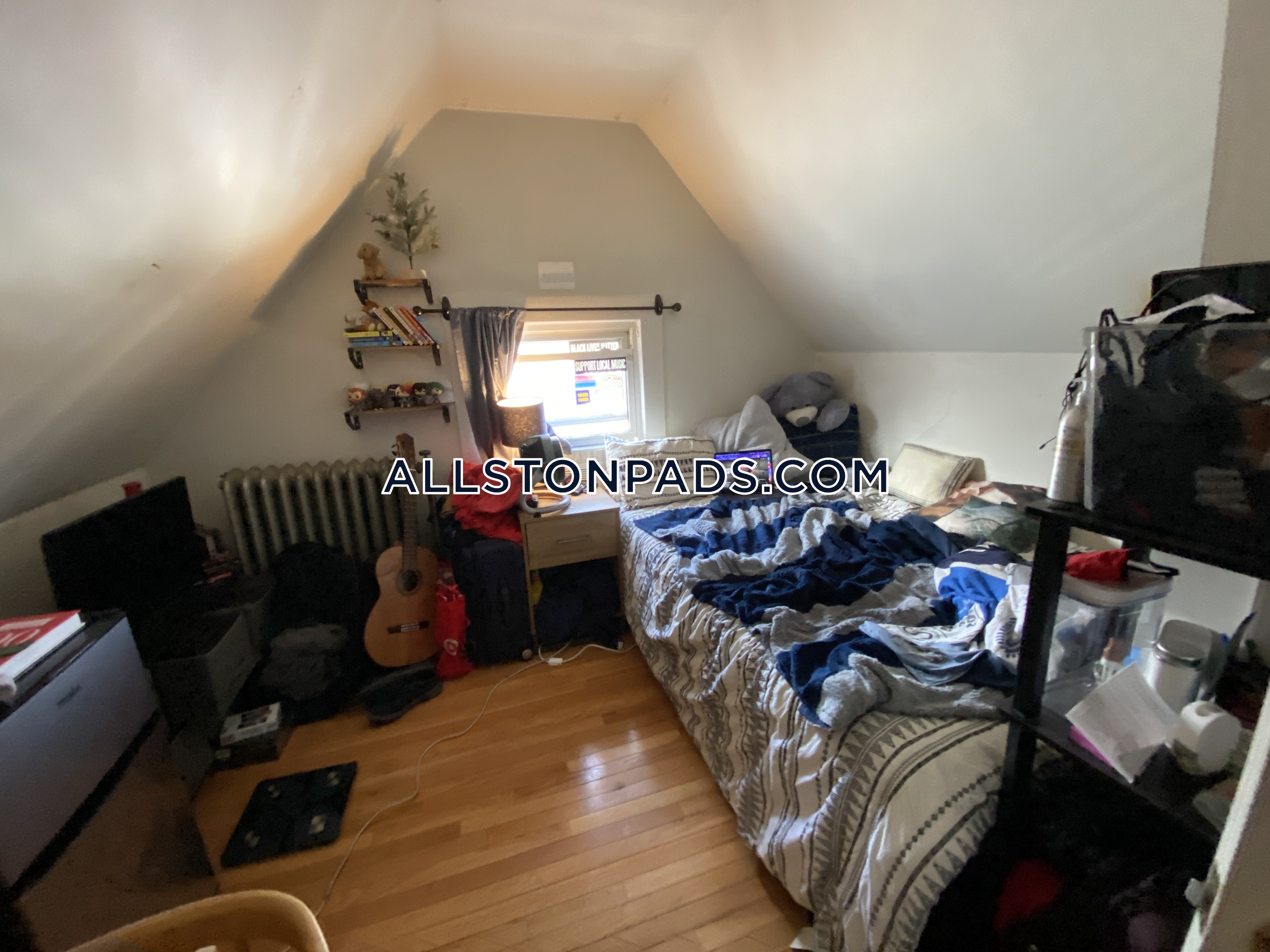18 Greylock Rd, Allston