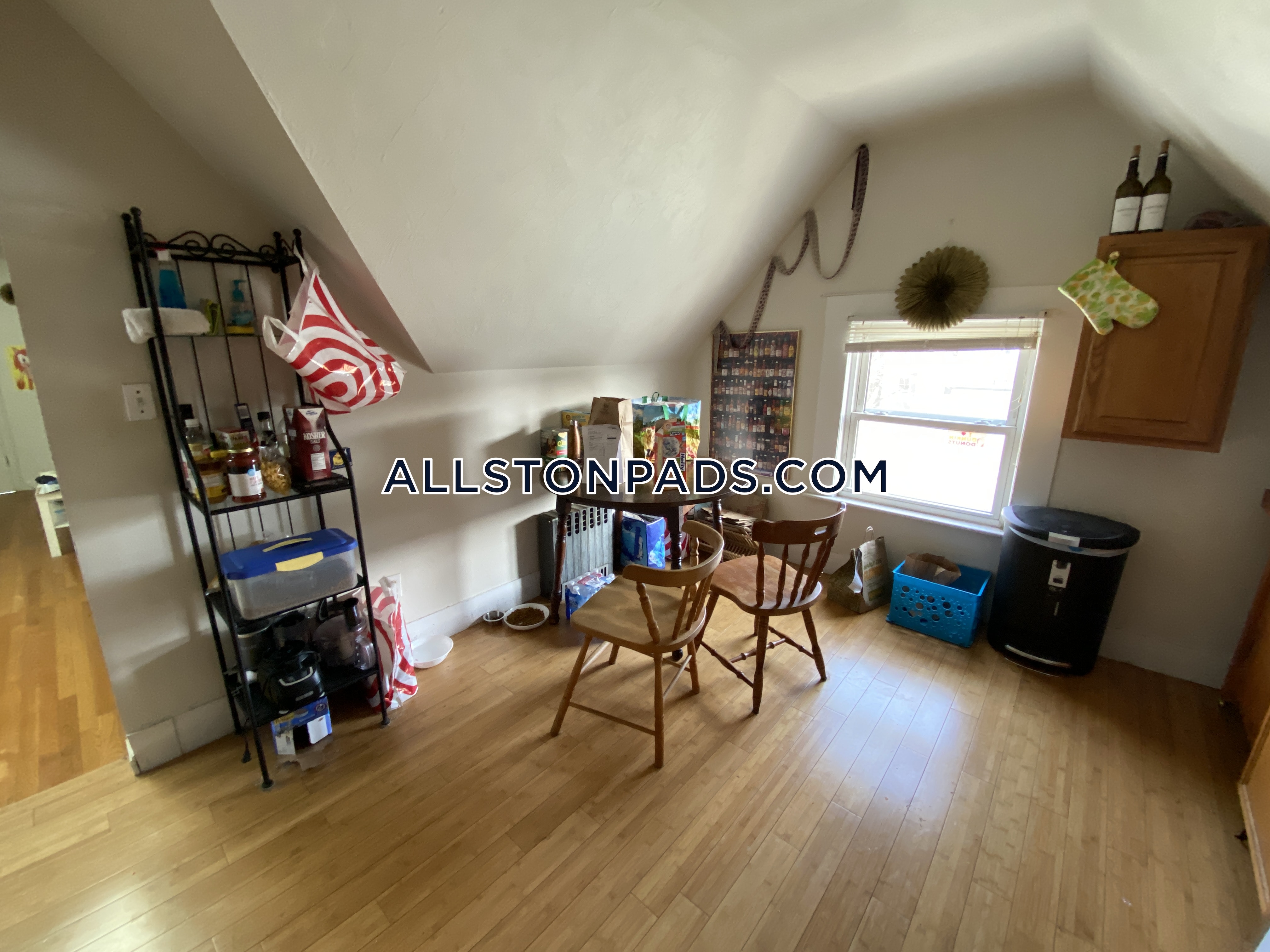 18 Greylock Rd, Allston