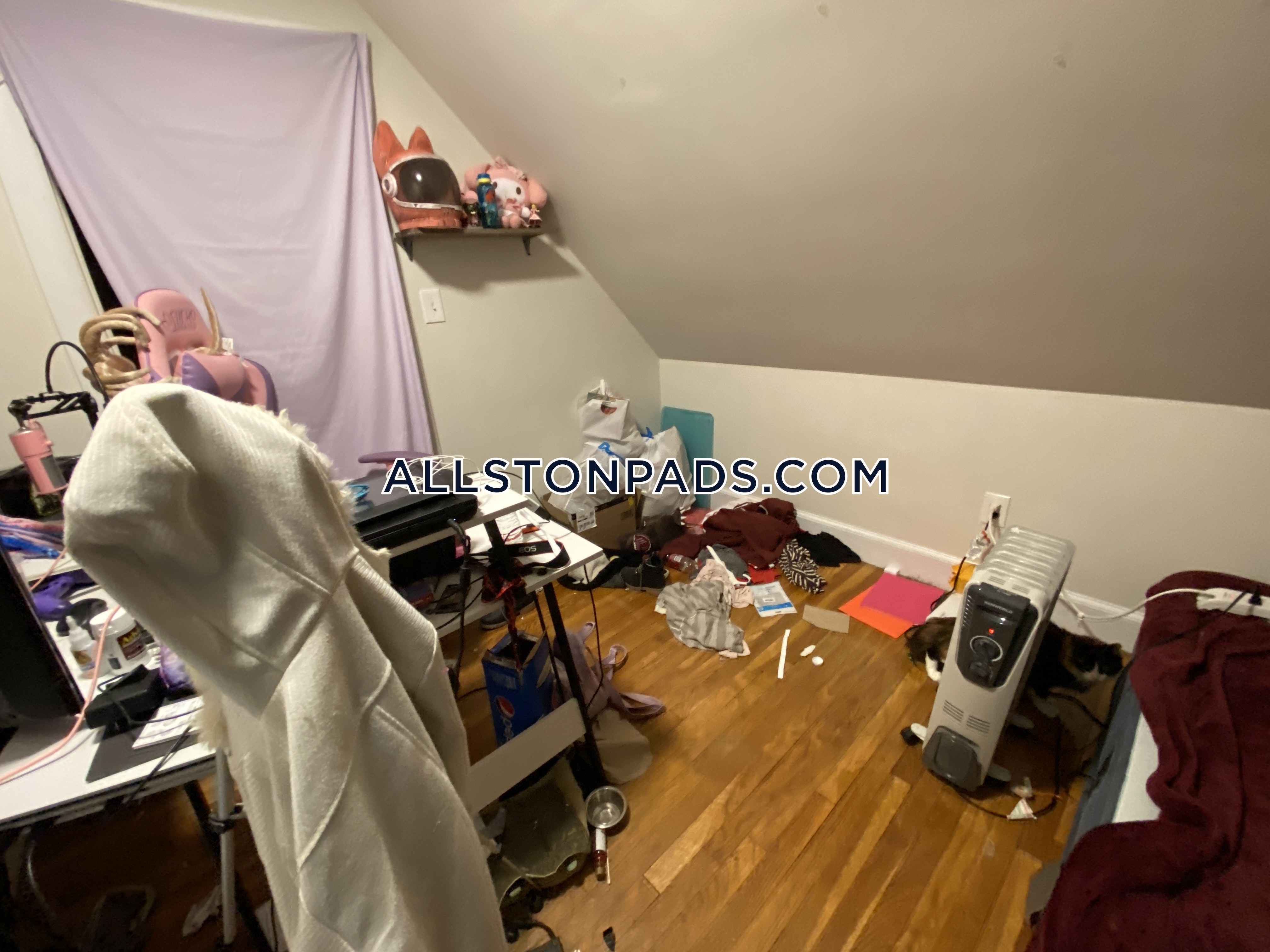 18 Greylock Rd, Allston