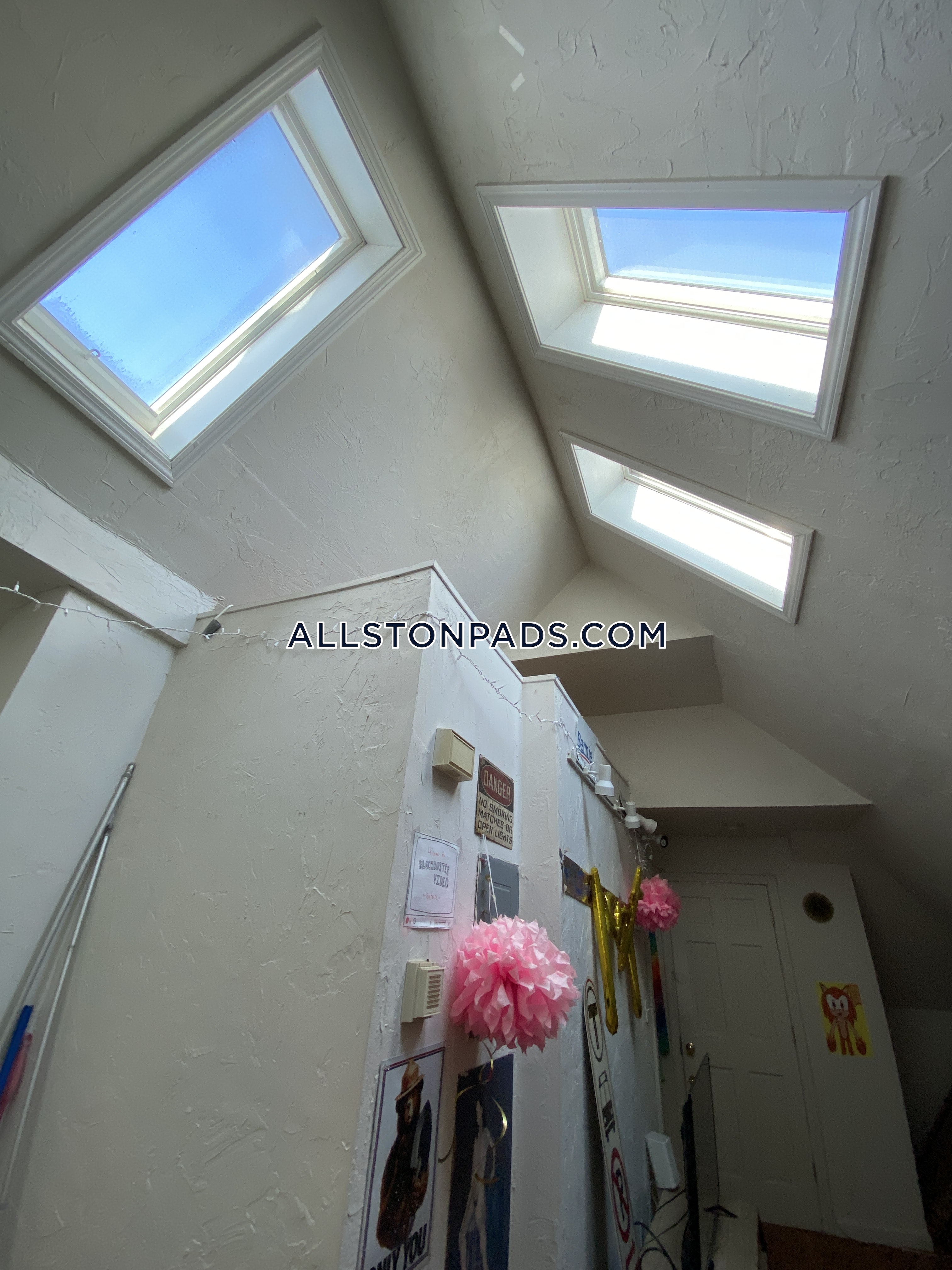 18 Greylock Rd, Allston