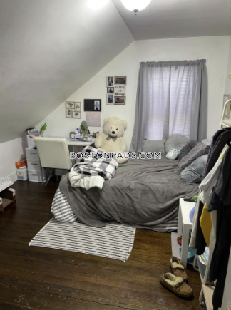 42 Hillside St, Mission Hill